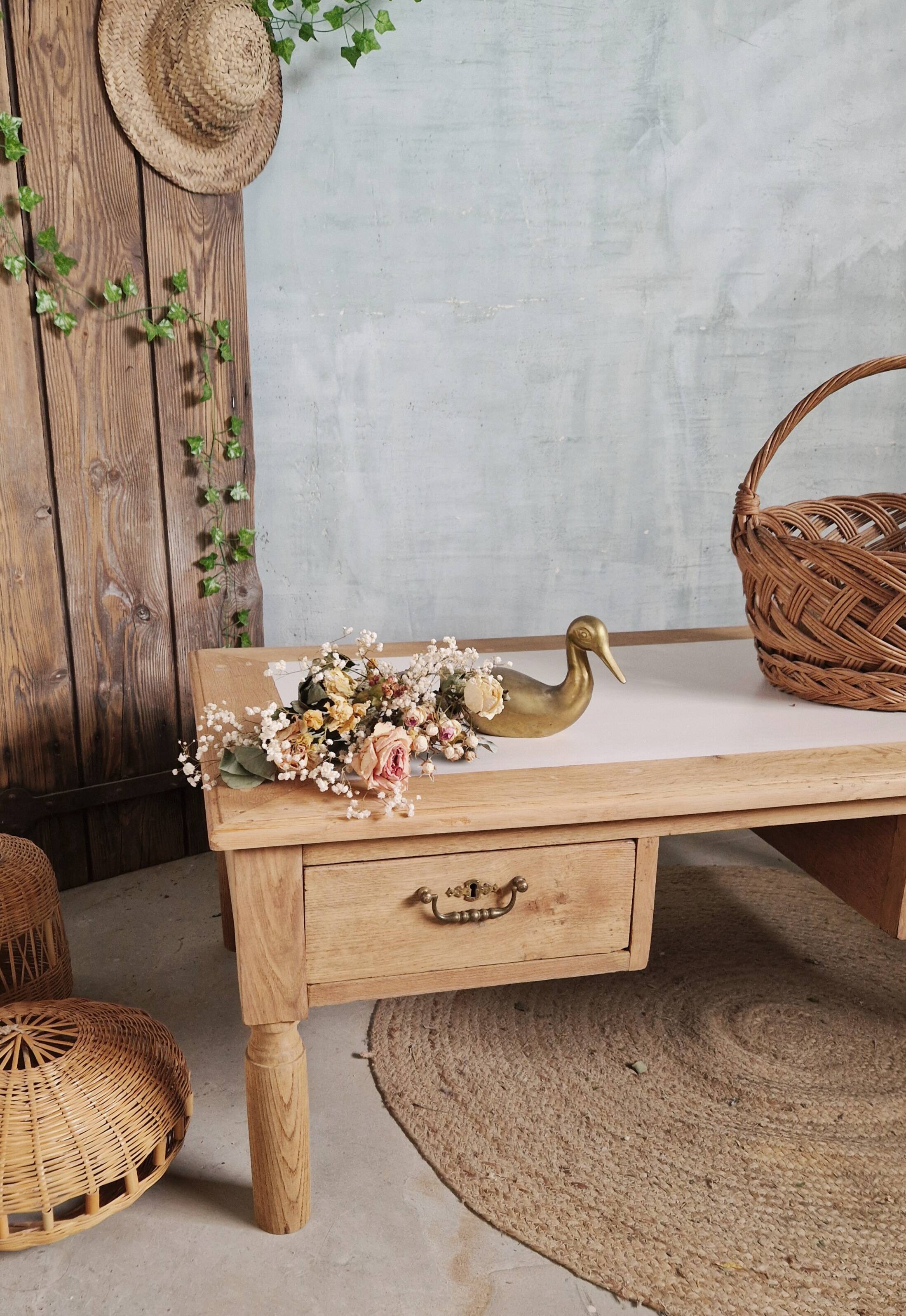 Beautiful oak coffee table