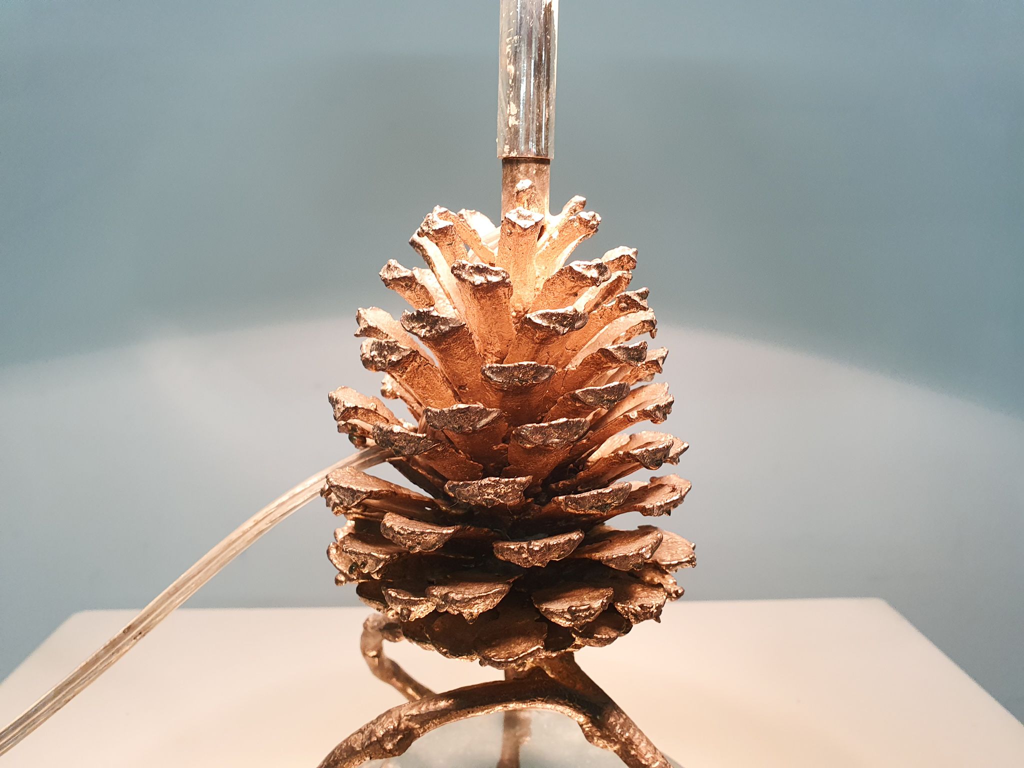 Lampe de table en pomme de pin Hollywood regency, Italie, années 1970