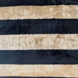 Cushion Ikat velvet black cream