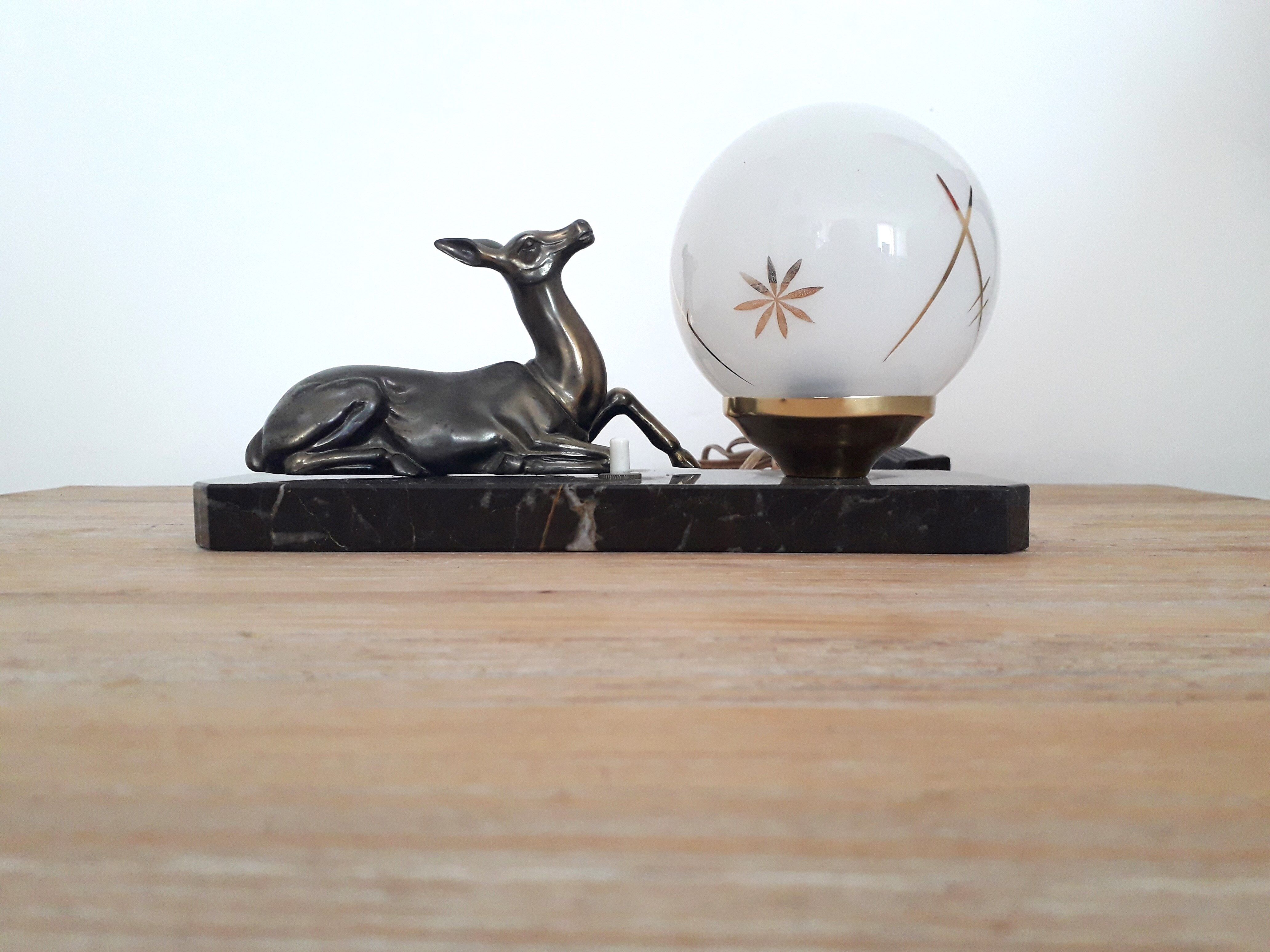 Old lamp art deco - doe in regulus on marble base - globe opaline glass - 1940