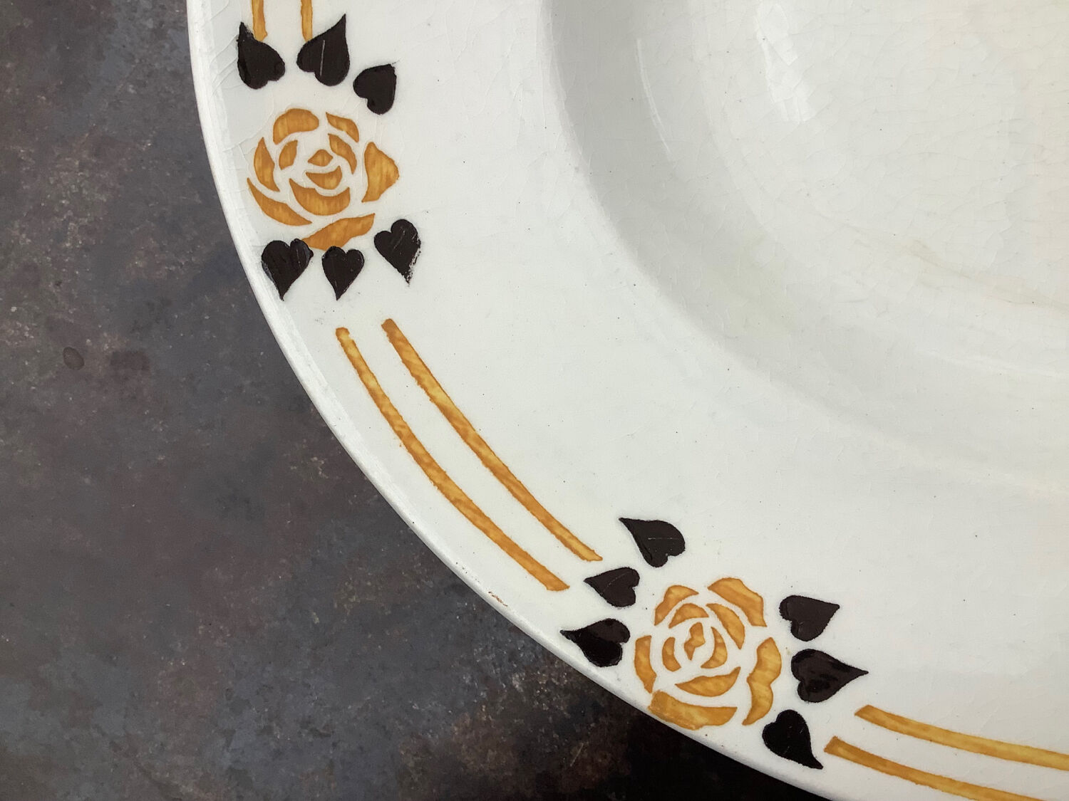 Oval earthenware dish of Onnaing