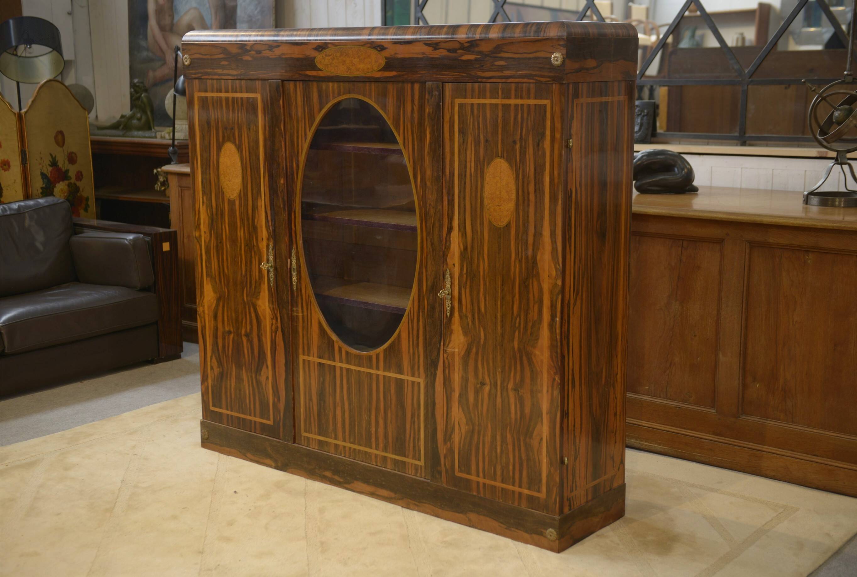 Armoire Art Déco néo-classique en placage d’ébène 1930’s