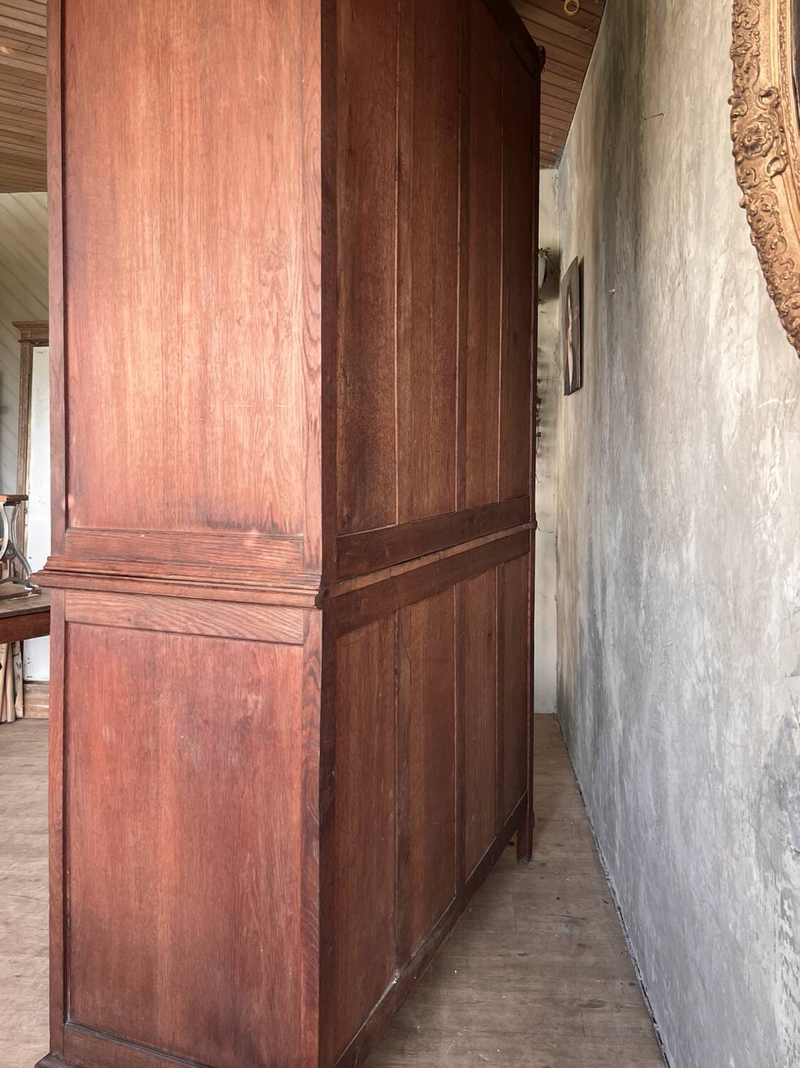 Glass-fronted bookcase