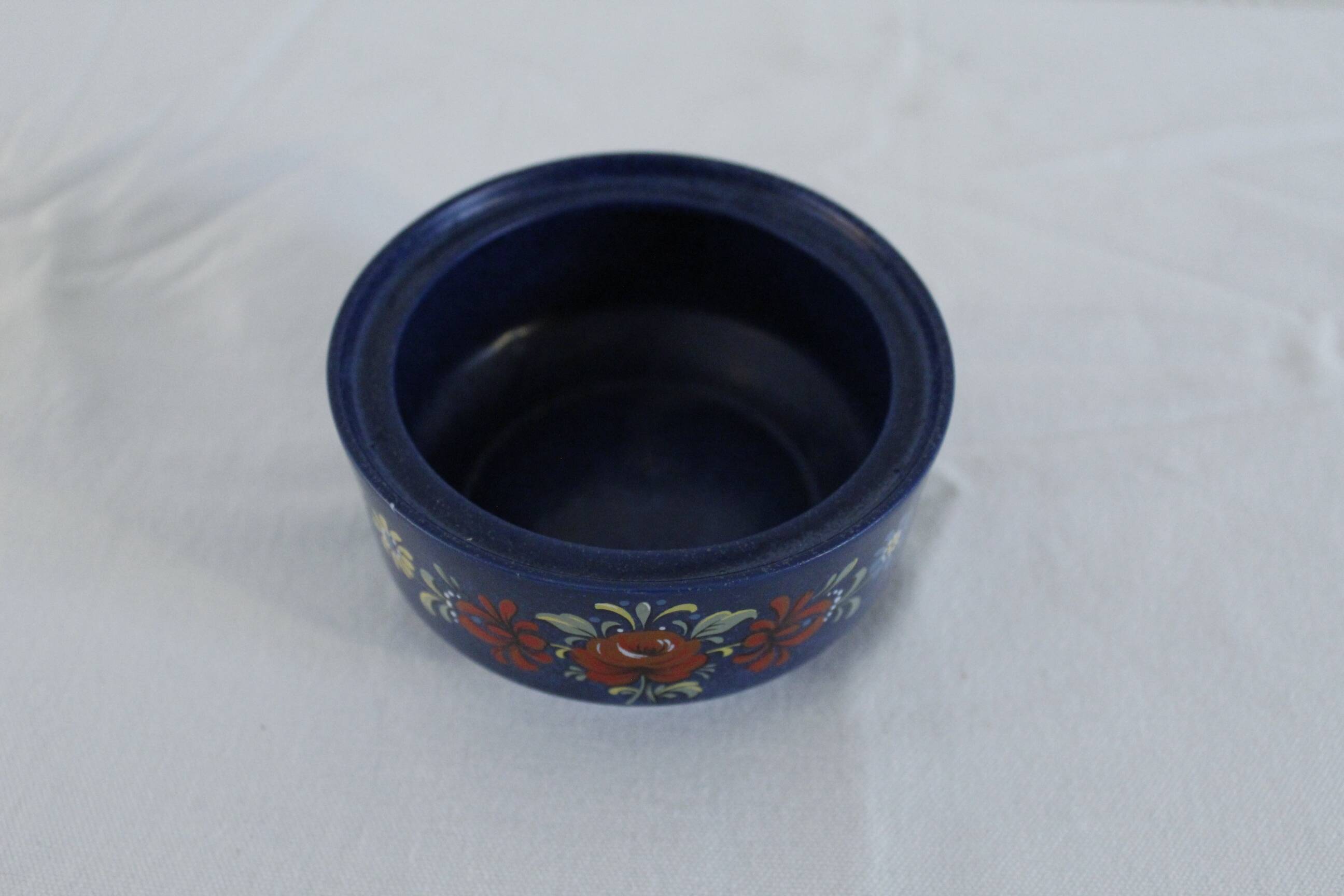 Vintage coffee set - blue and red flower patterns