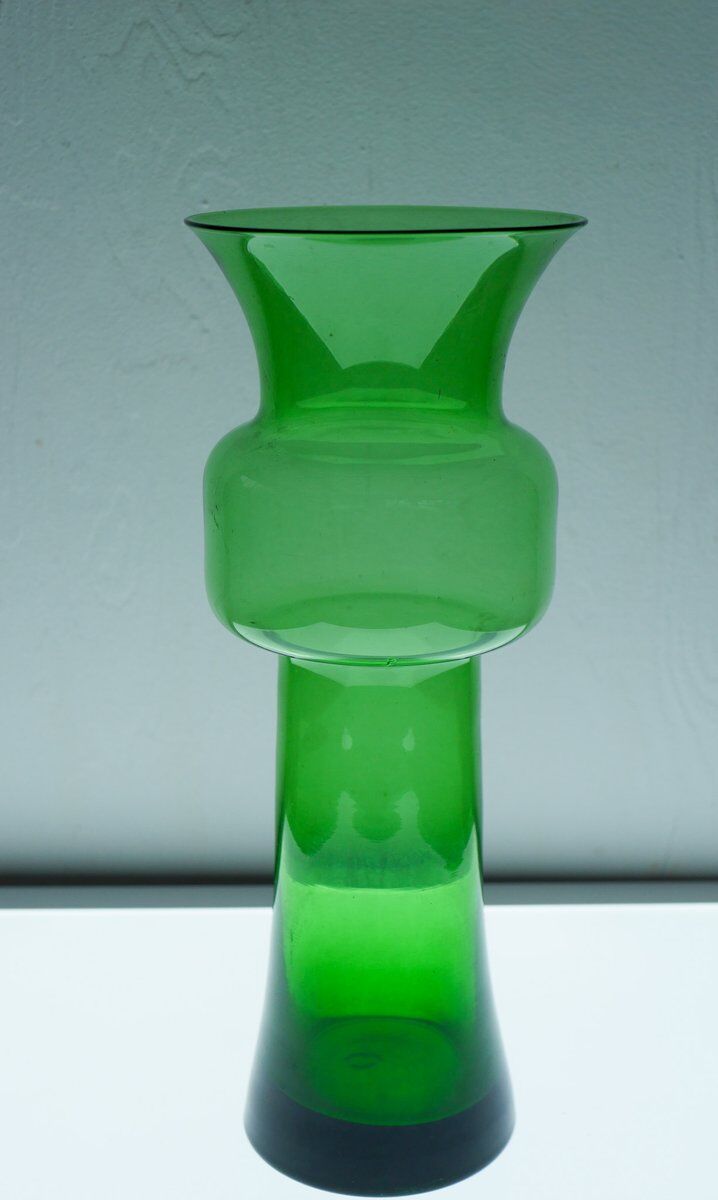 Large green Tang-Li vase by Morales Schildt for Kosta