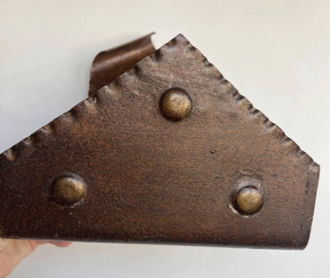 Porte-revues ou porte-courriers mural vintage 1960’s en métal marron