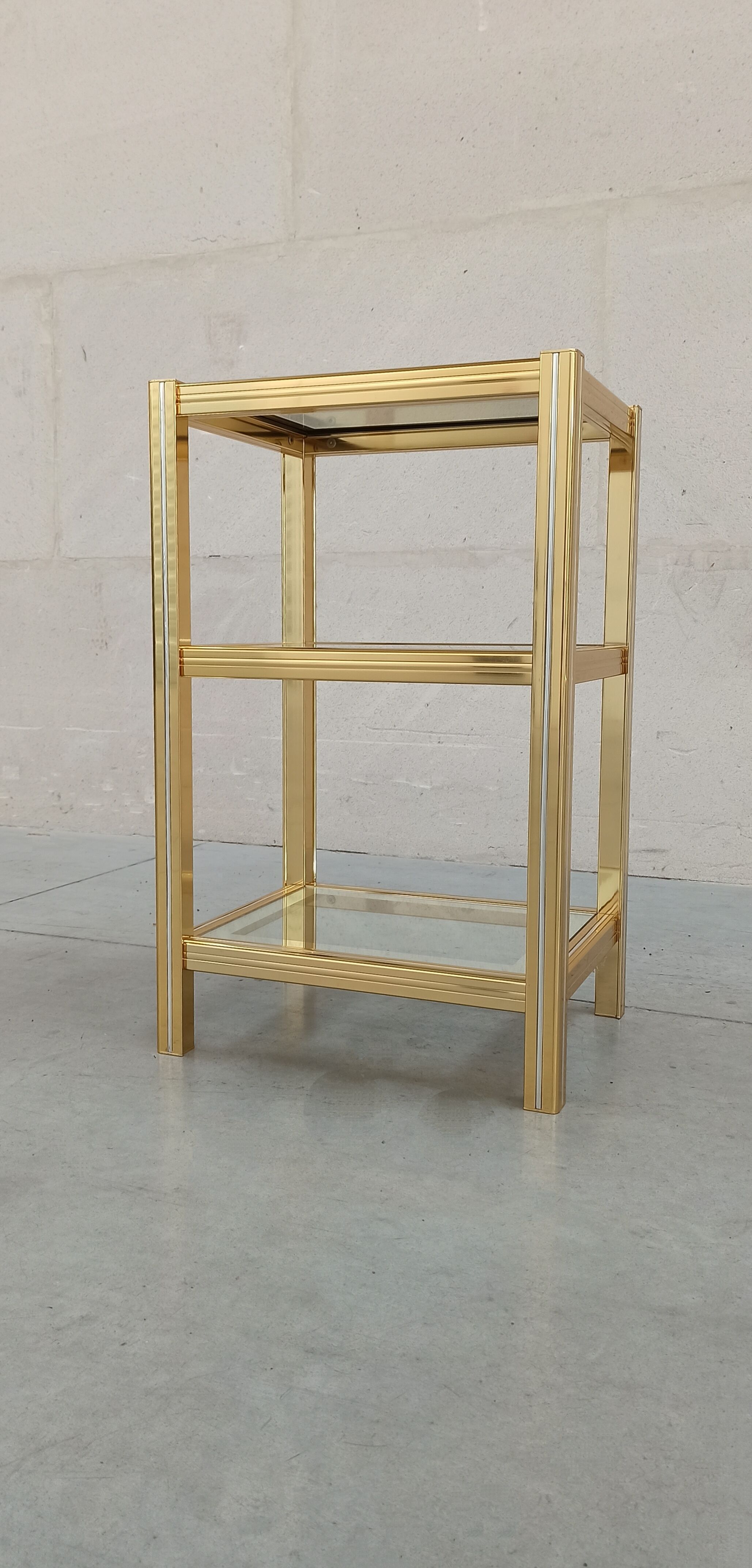 70's design fifth wheel shelf