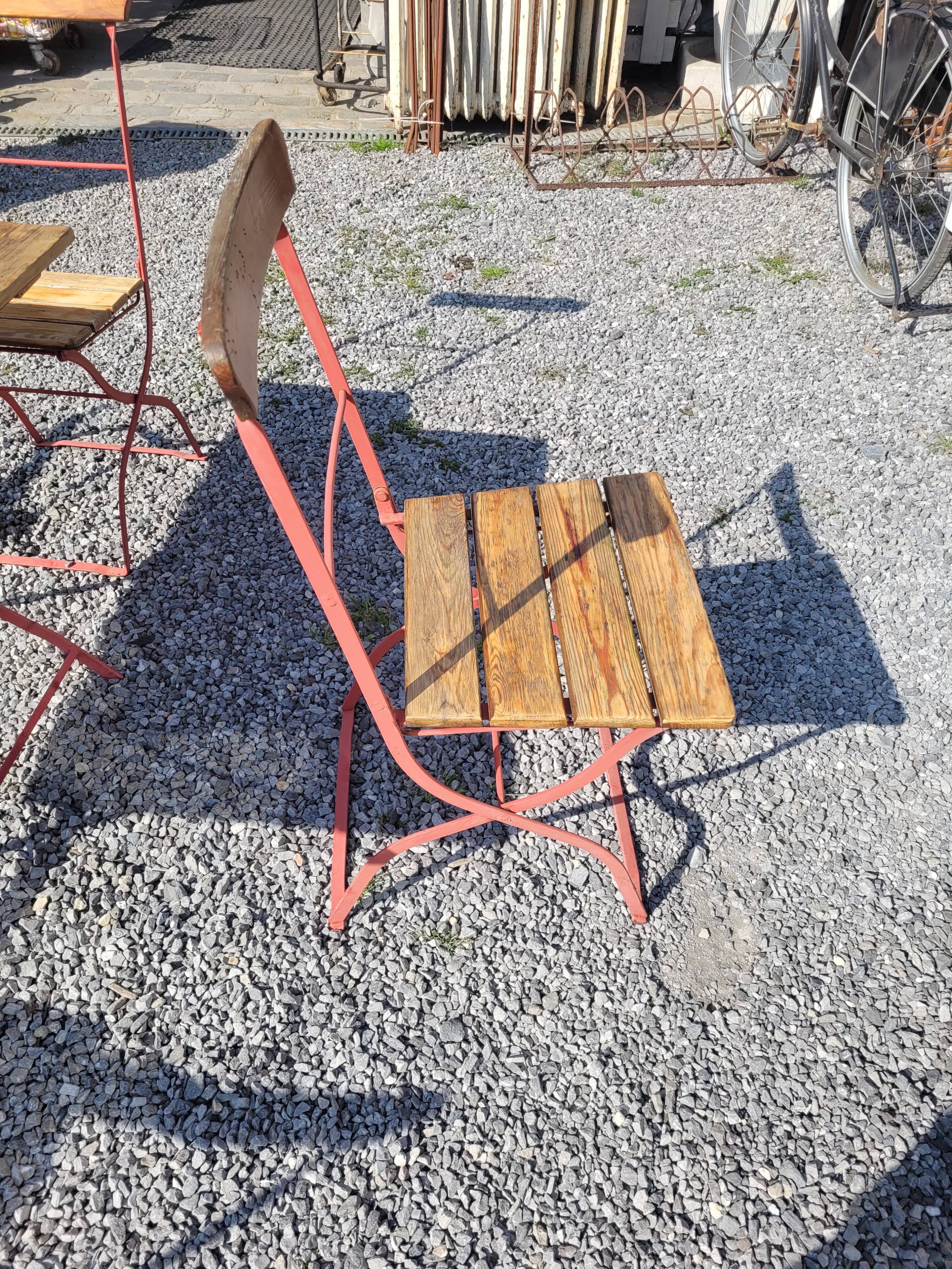 Garden furniture above wood and iron base It is foldable