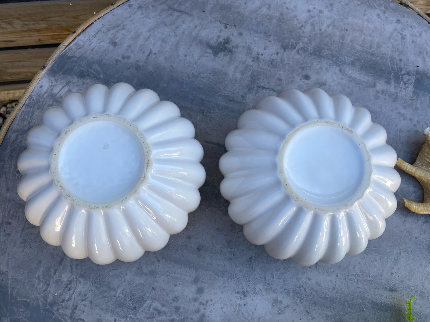 Pair of 2 polylobed round vases