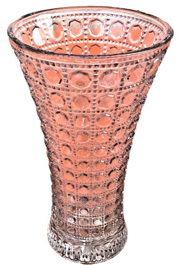 Vase en verre moulé transparent à décor de facettes, années 1950
