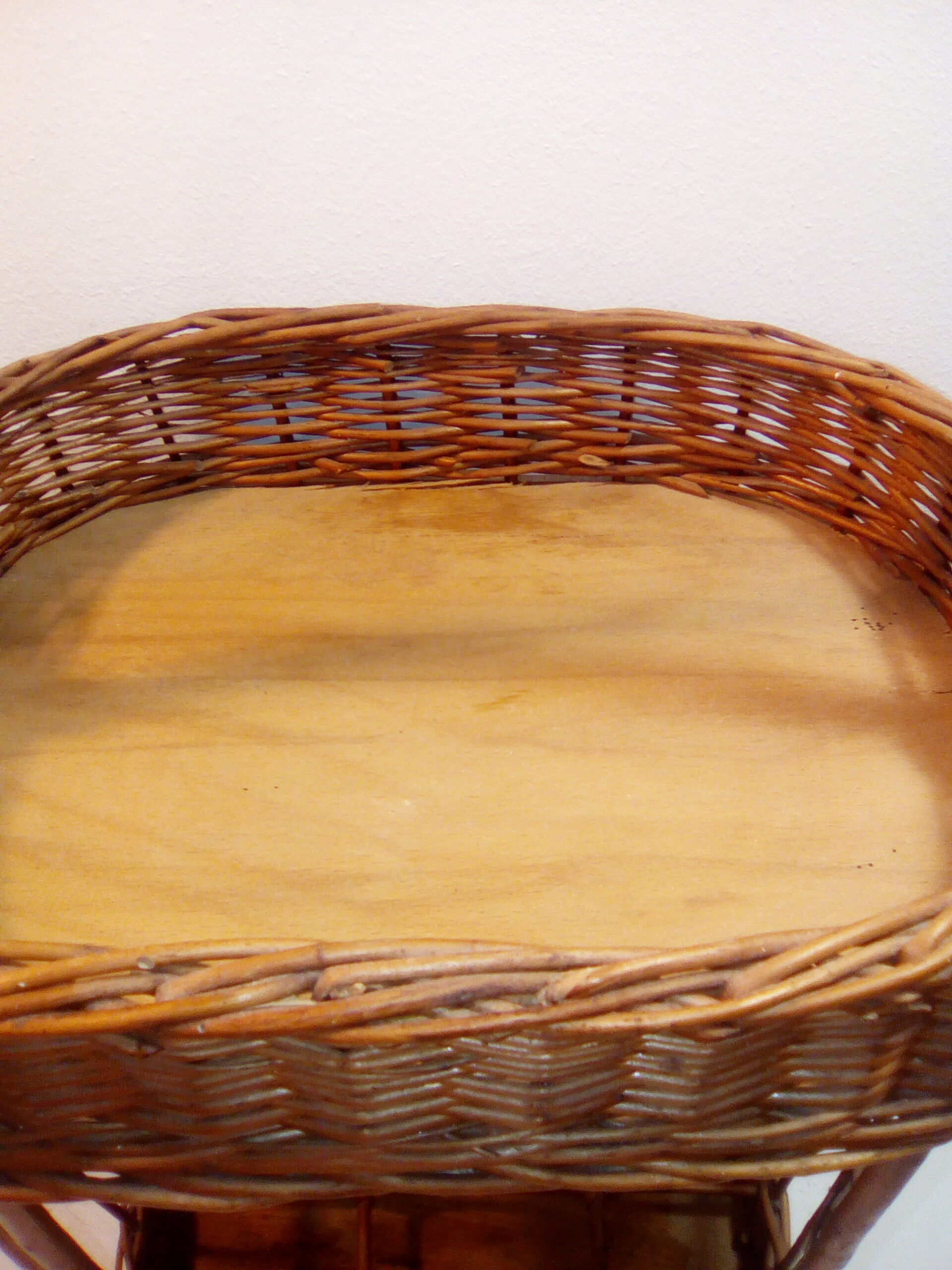 -Bar of rattan and wood-