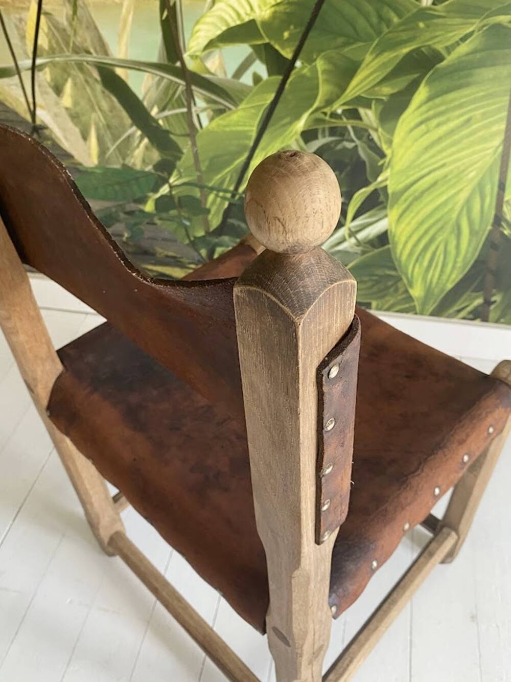 Chaise artisanale hongroise unique en chêne et cuir