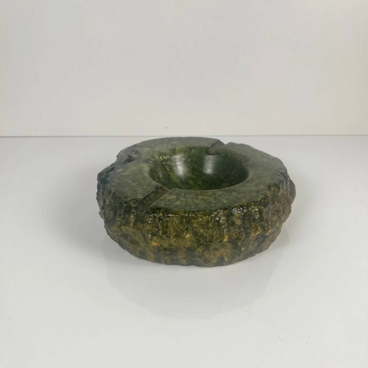 Impressive green alabaster ashtray, Italy, 1970.