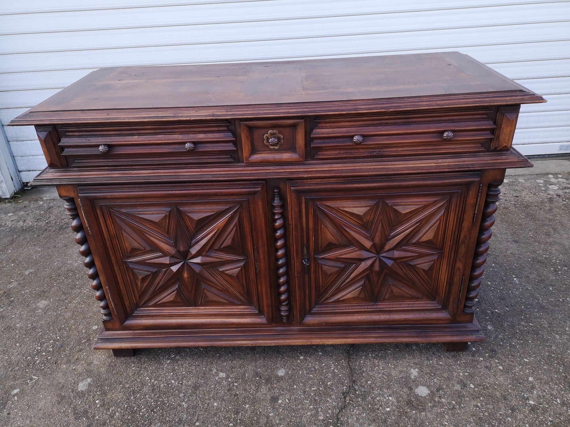 Louis XIII style buffet