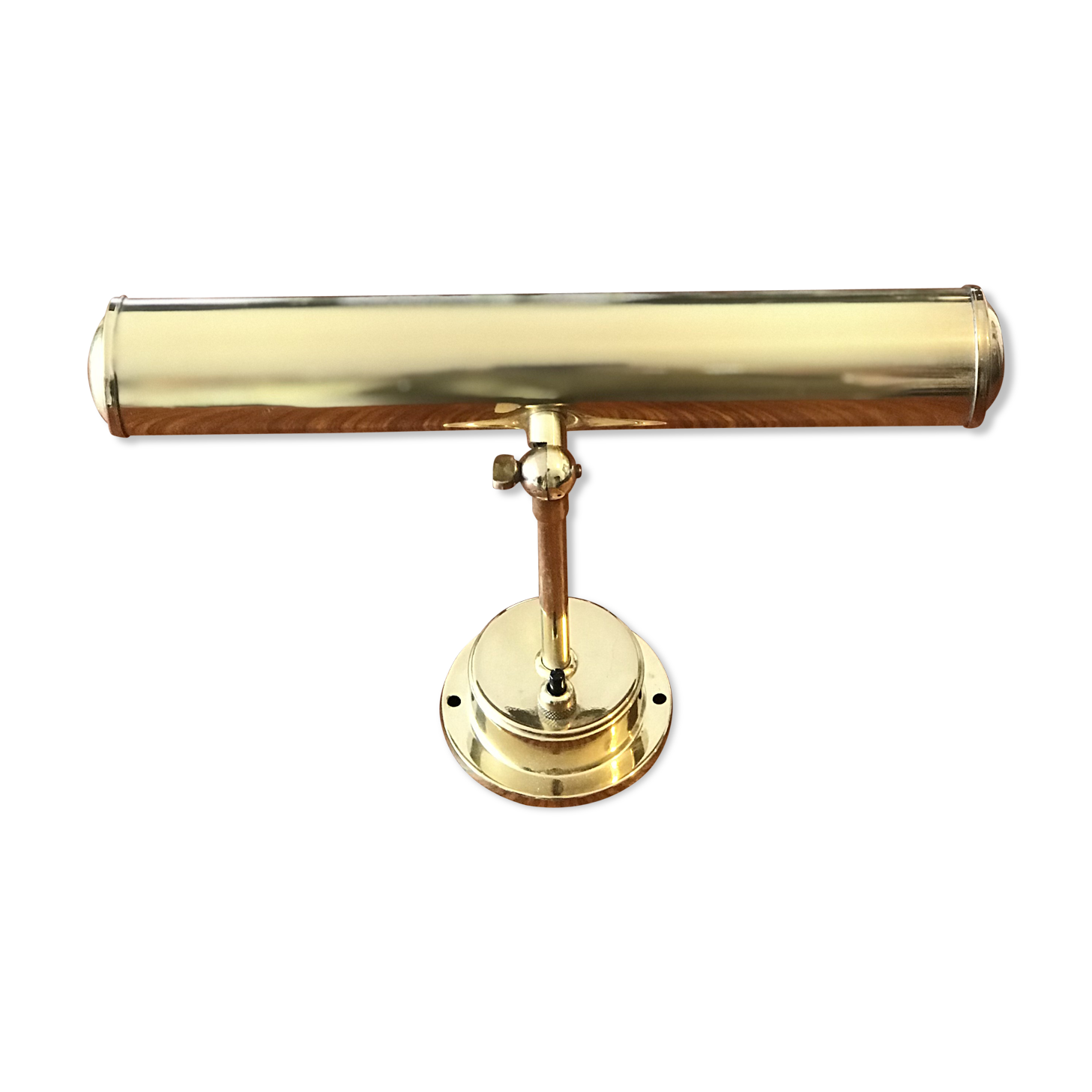 Brass wall lamp for board