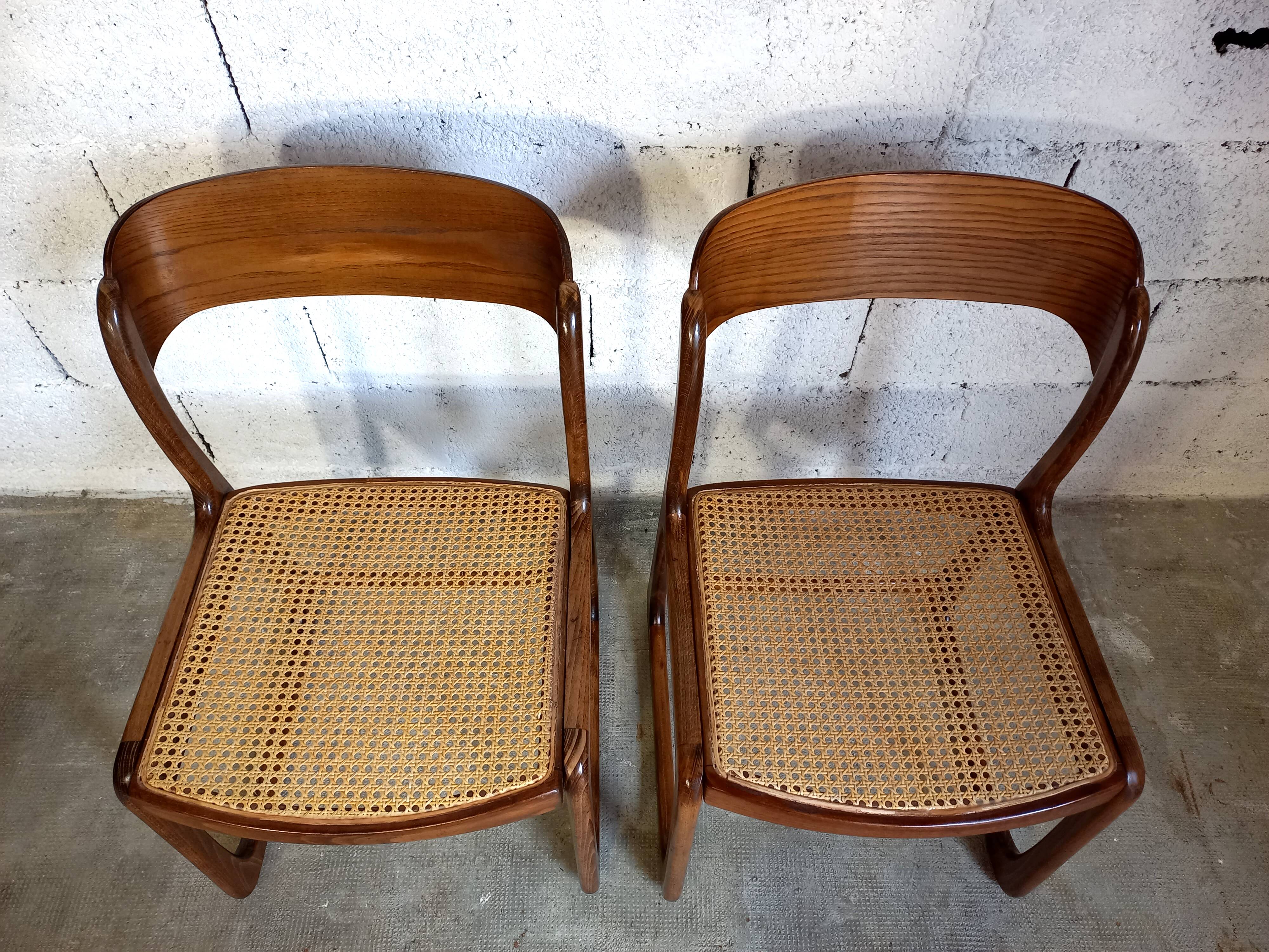 Suite of 2 vintage chairs sleigh canées Baumann 70s