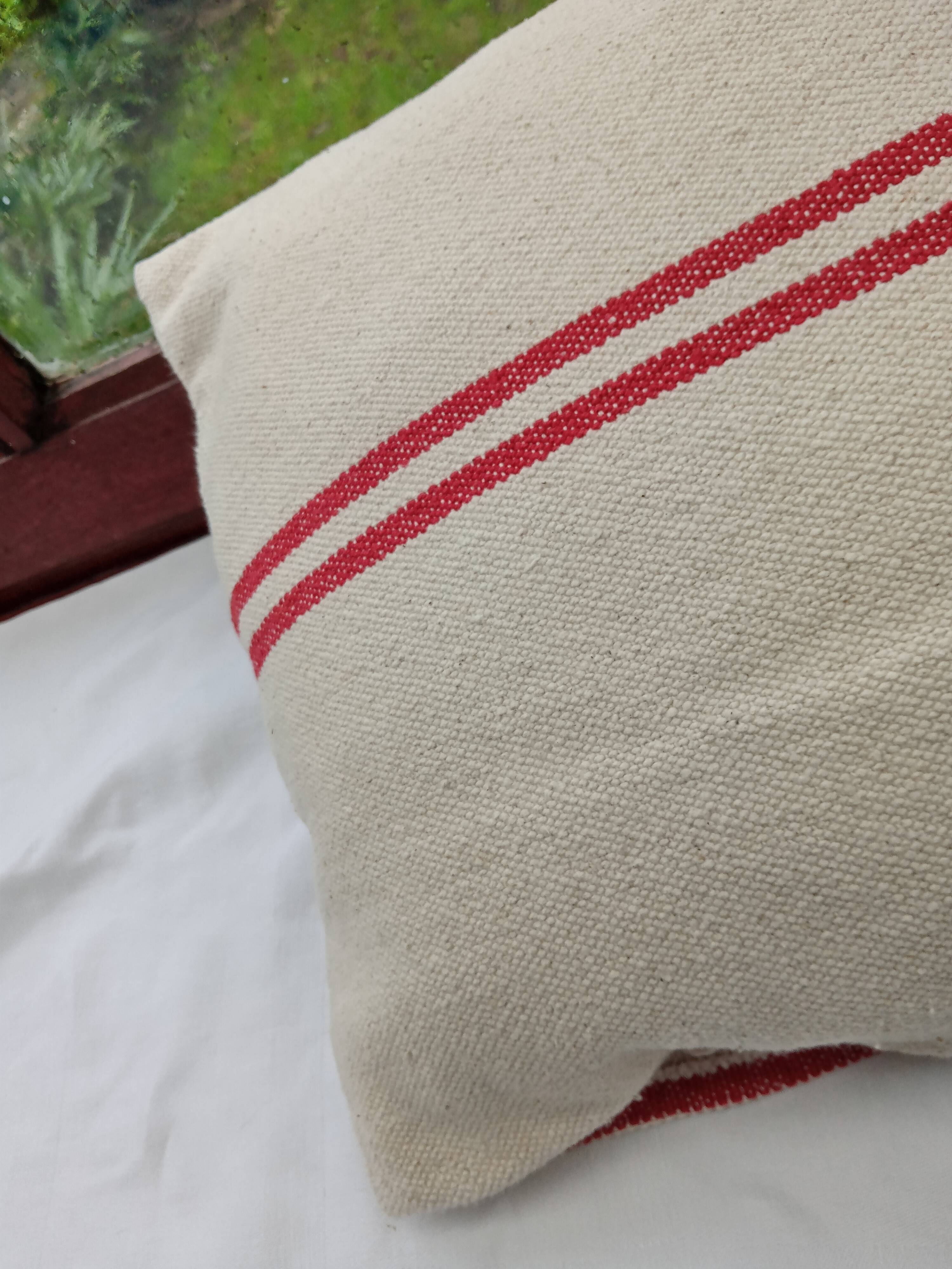 Coussin en chanvre à rayures rouges