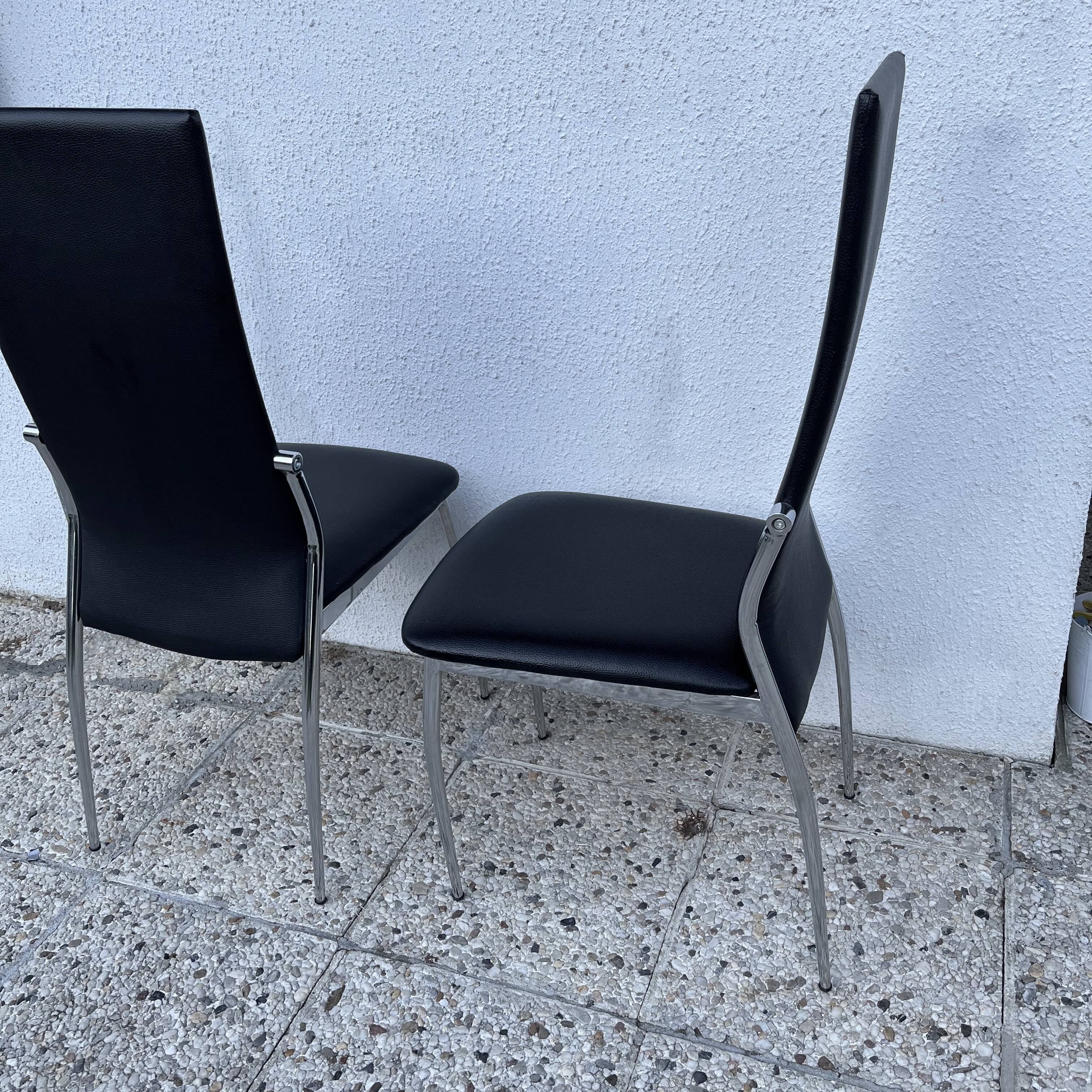 Design chair in black skaï