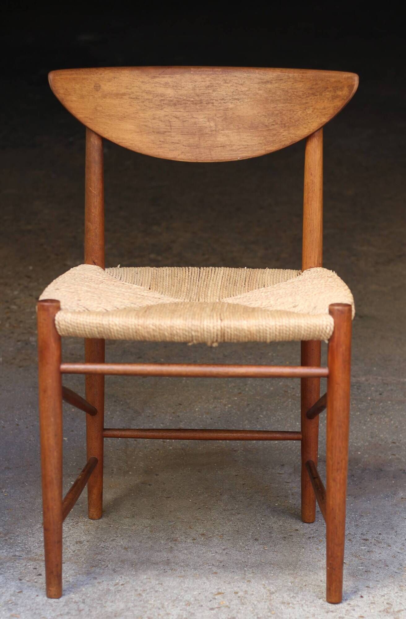 Succession LACOSTE : chaise scandinave par Peter Hvidt (1950s)