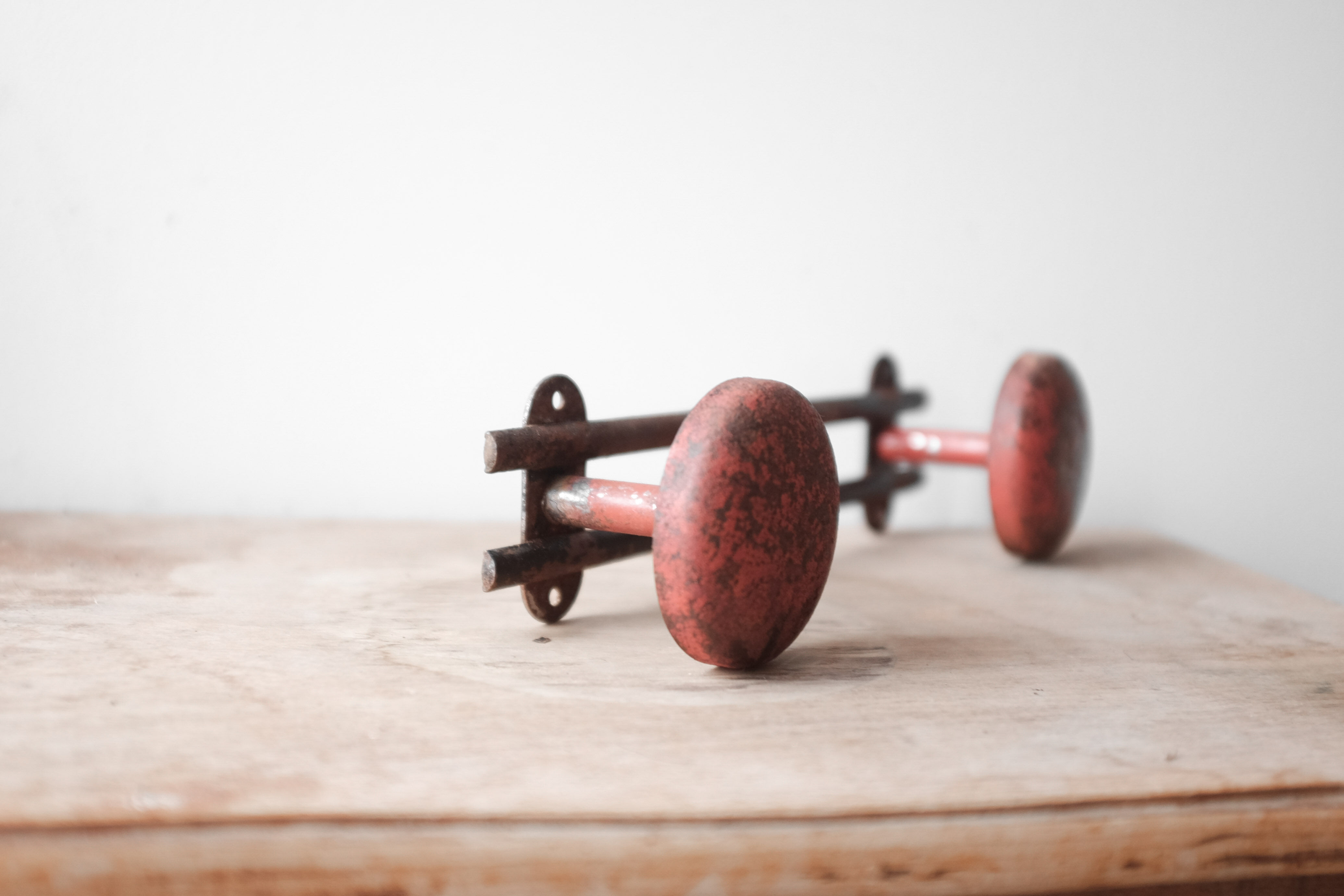 Coatrack, 2 red balls - 1950
