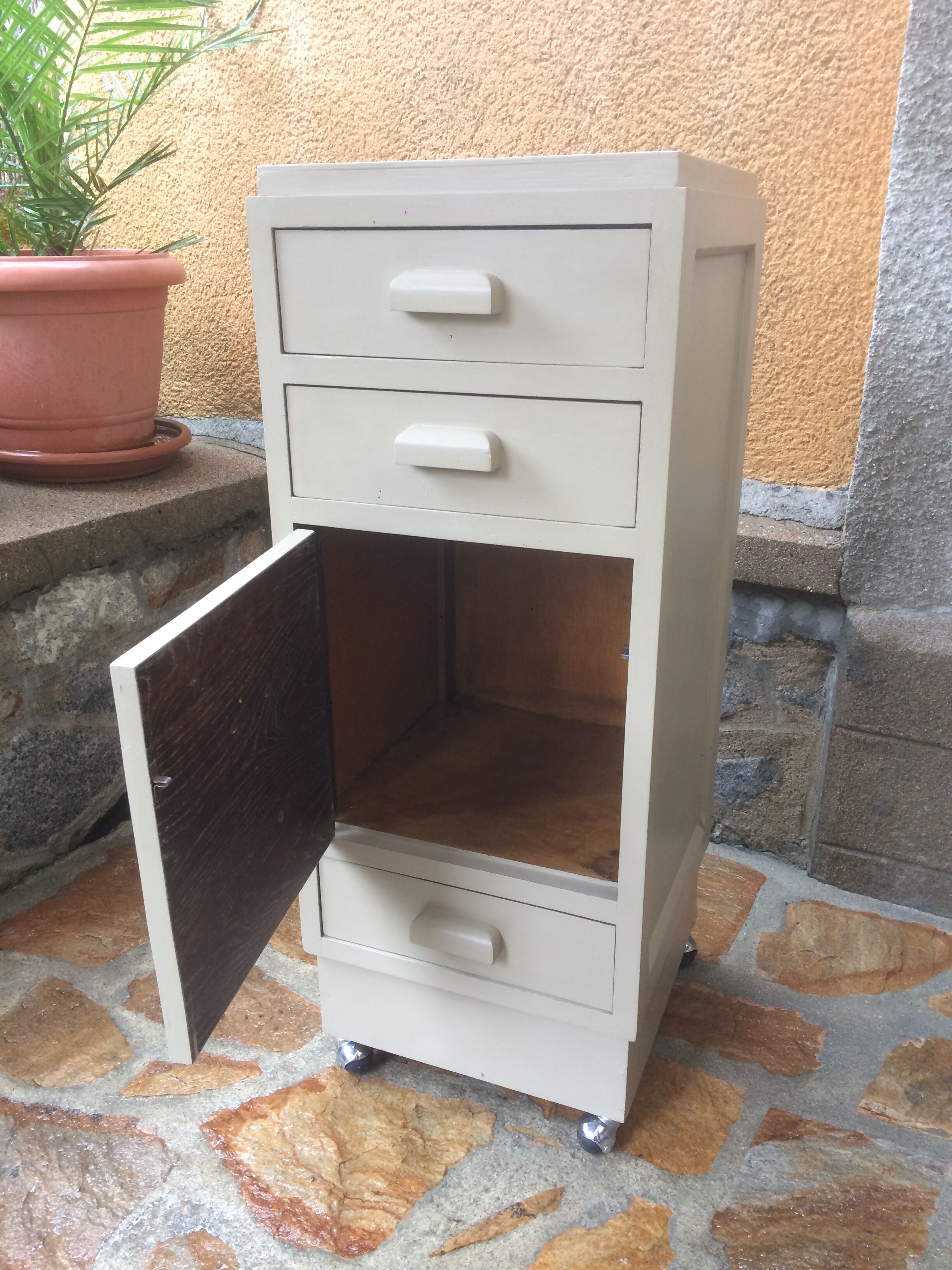 Storage furniture 1 door, 3 drawers