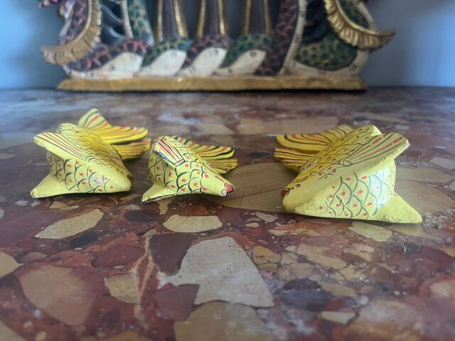 Ensemble de trois poissons décoratifs Inde
