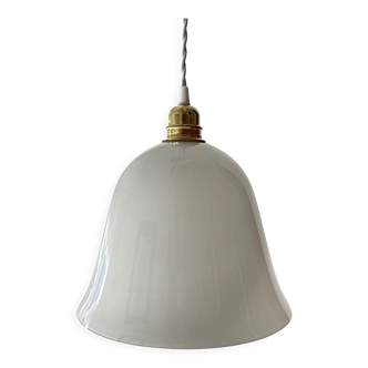 Vintage suspension in electrified white opaline to nine