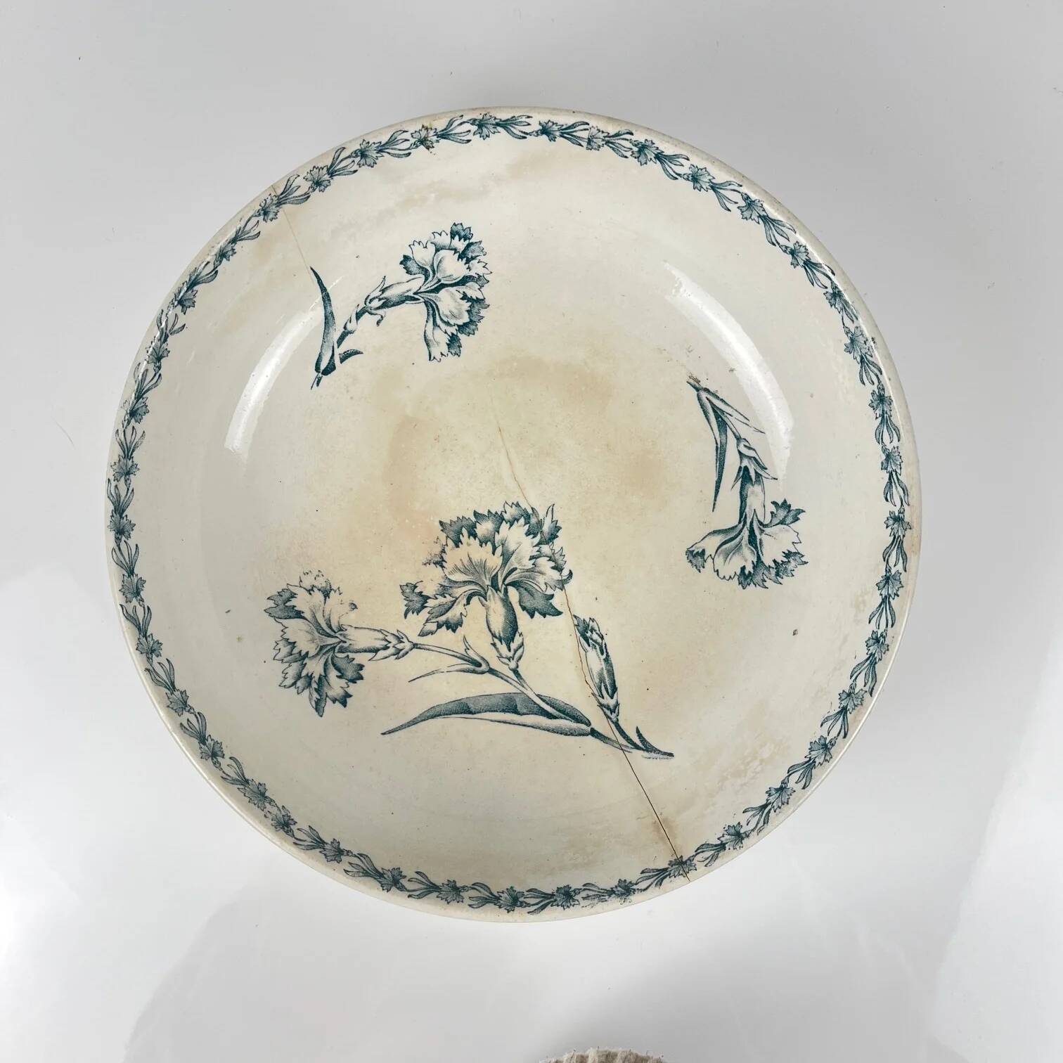 Footed bowl model "Carnation", KG Lunéville, ironstone, 19th century