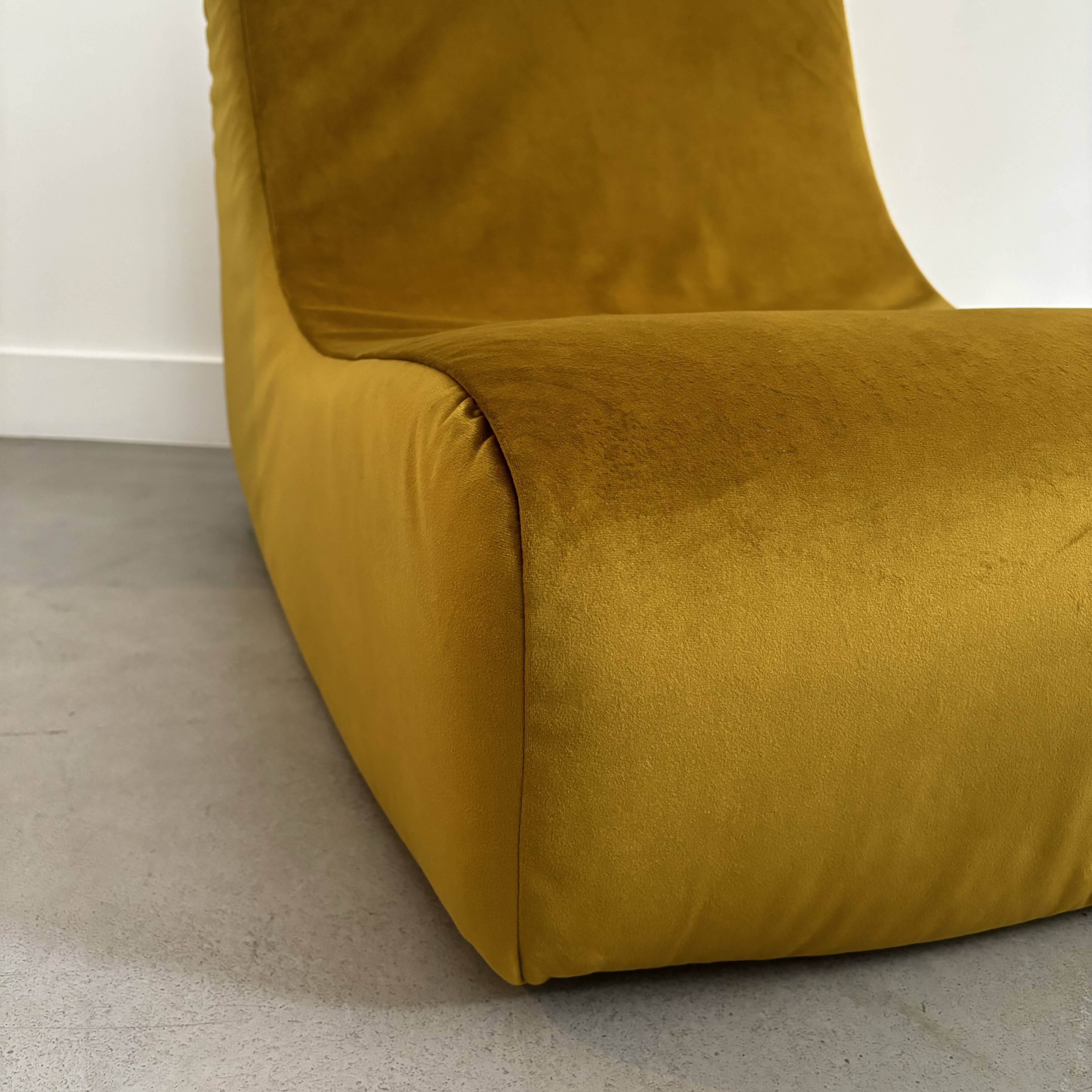 Vintage armchair with removable cover