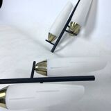 Paire de appliques à double lumière du milieu du siècle en laiton et verre opalin. Italie des années 1950