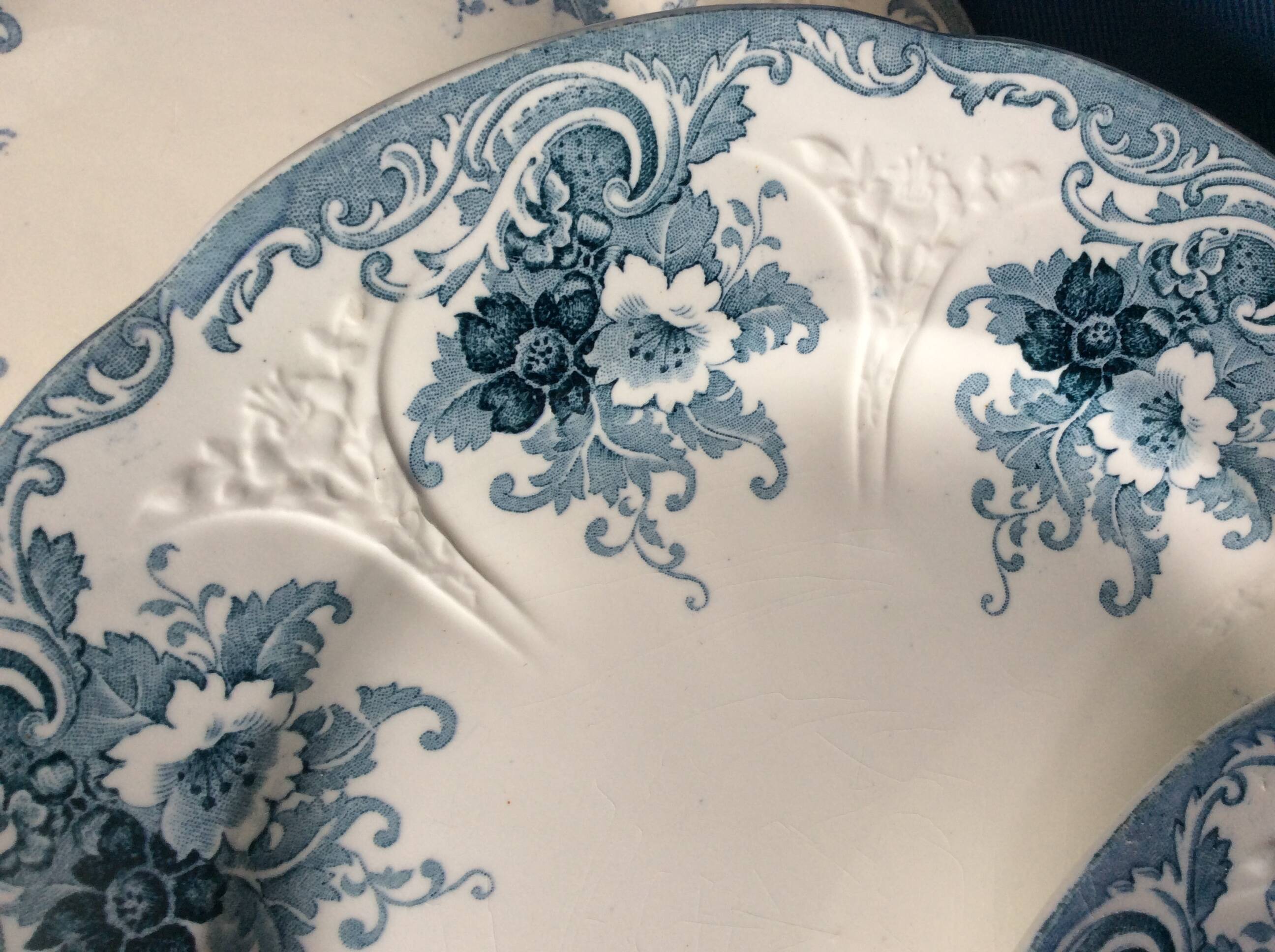 5 small Longwy plates, Gobelins model, late 19th century