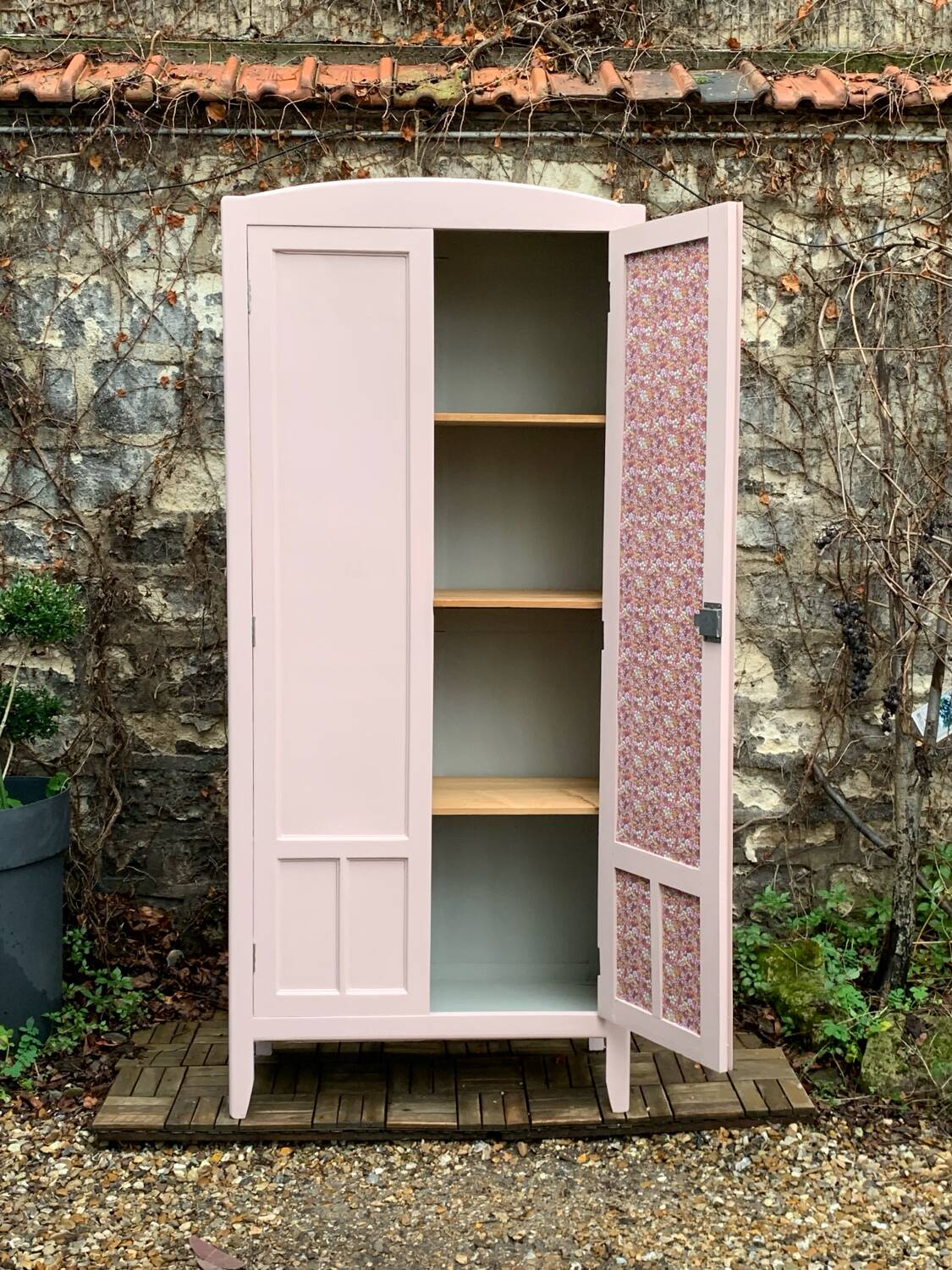 Parisian Art Deco wardrobe in pink, 1930.