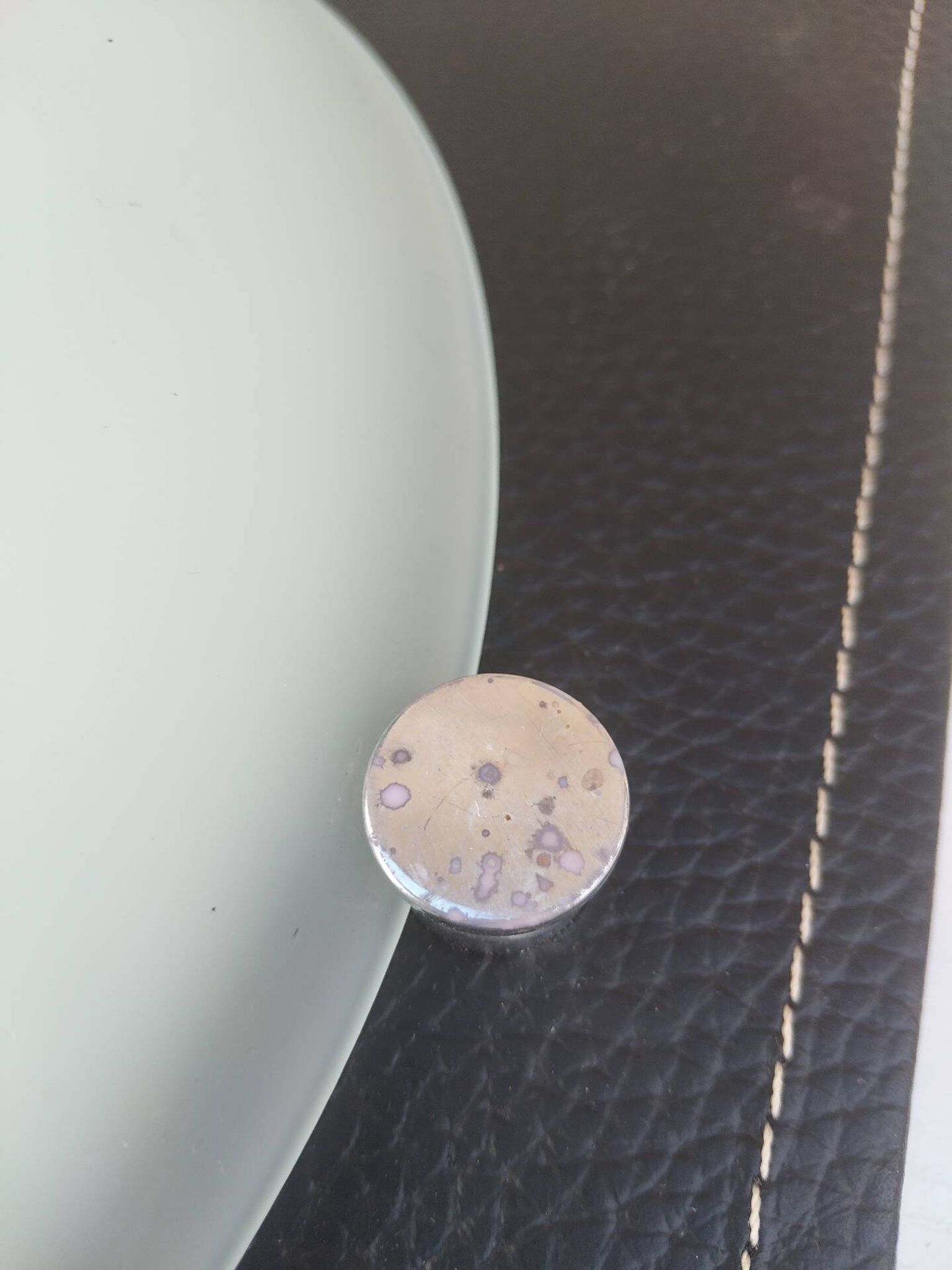 Applique ou plafonnier en verre dépoli et matière façon cuir
