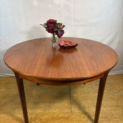 Table à manger ronde extensible en teck rétro des années 1960-1970 par Nathan