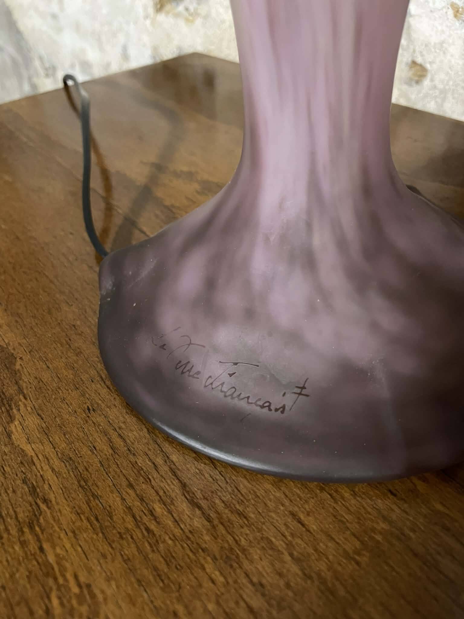 Mushroom lamp Le Verre Français in pink marbled glass