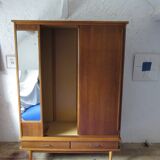 Armoire vintage