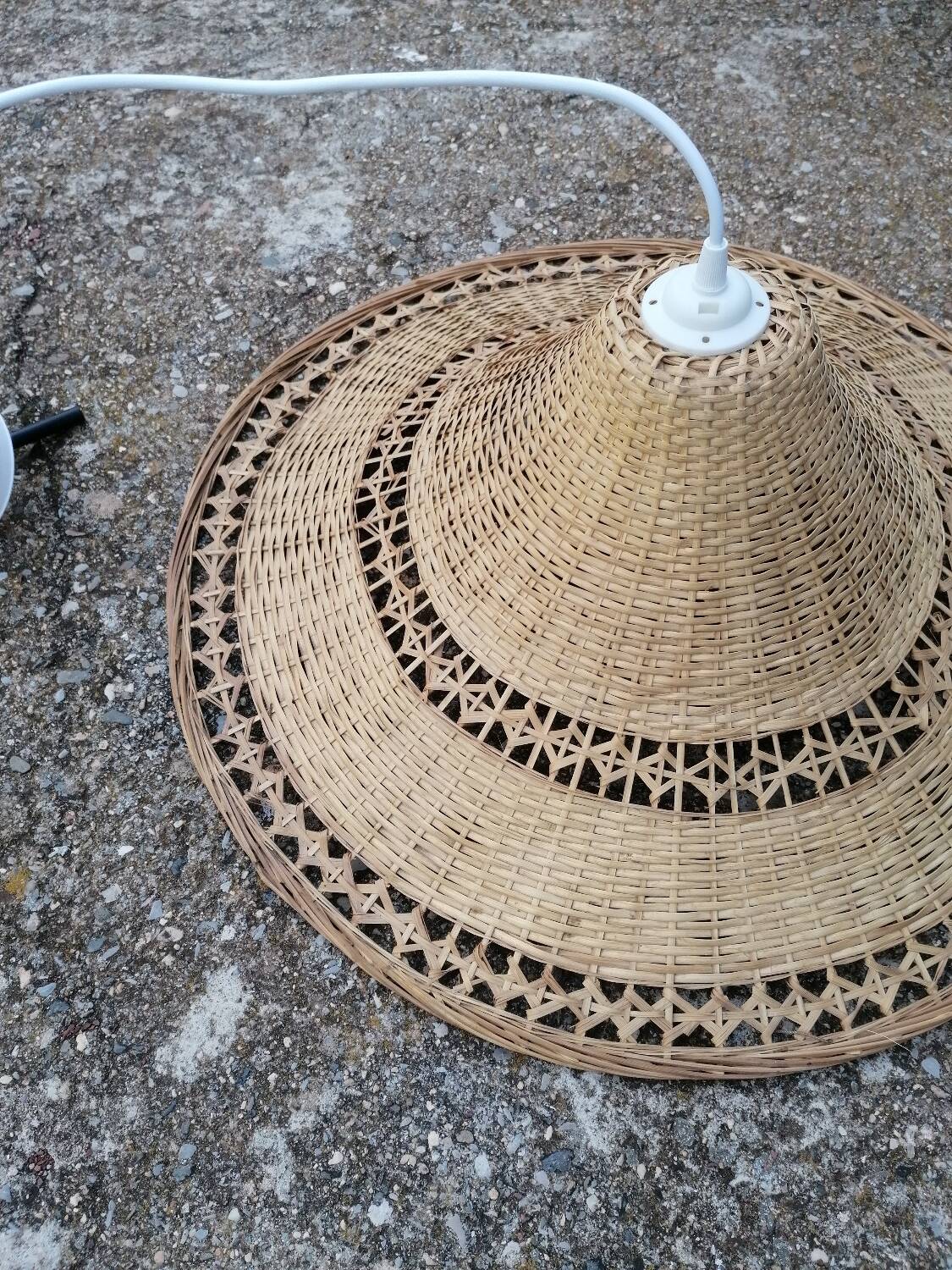 suspension en rotin vintage