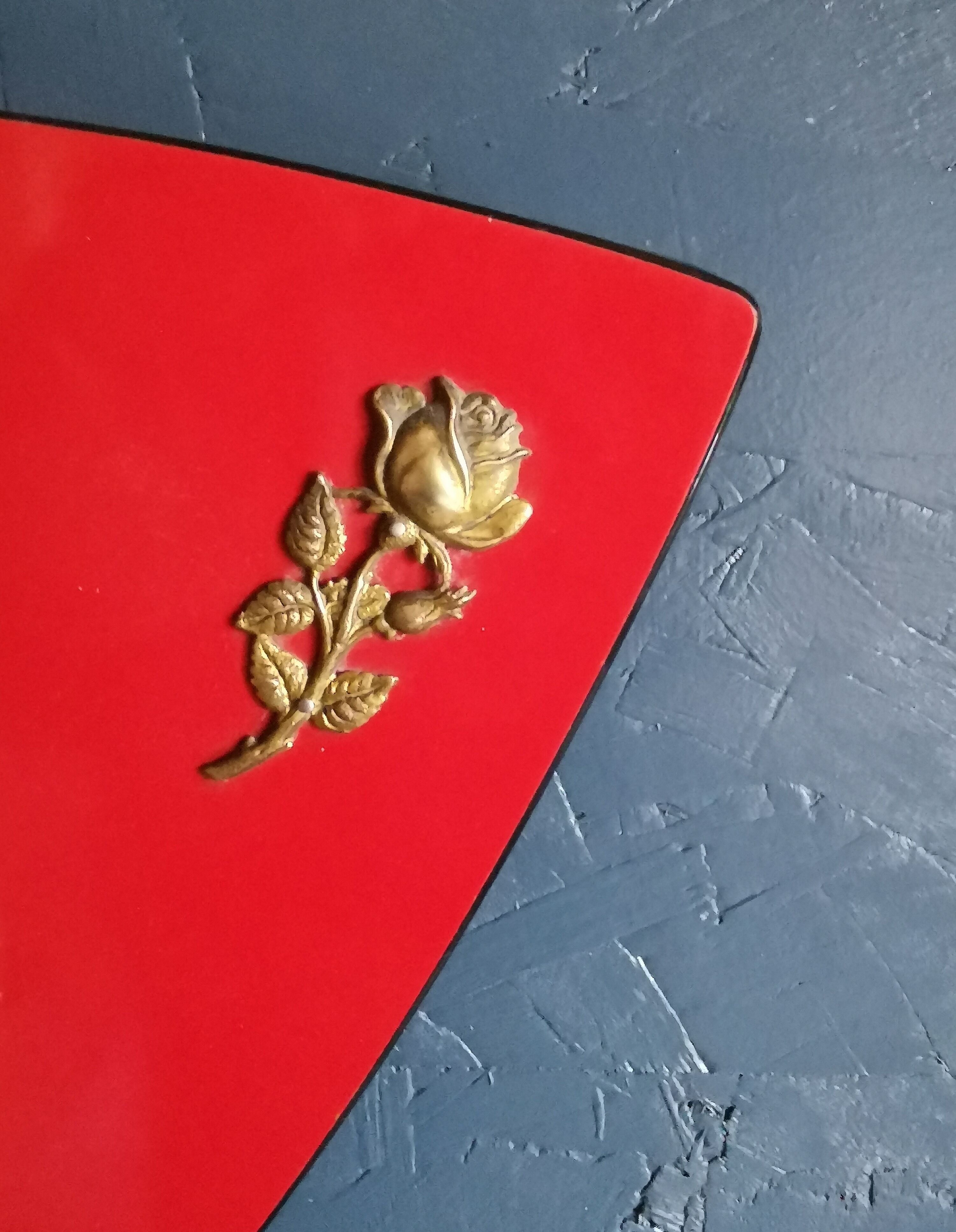 Vintage formica clock silent wall clock asymmetrical "Flash transistor red flower"