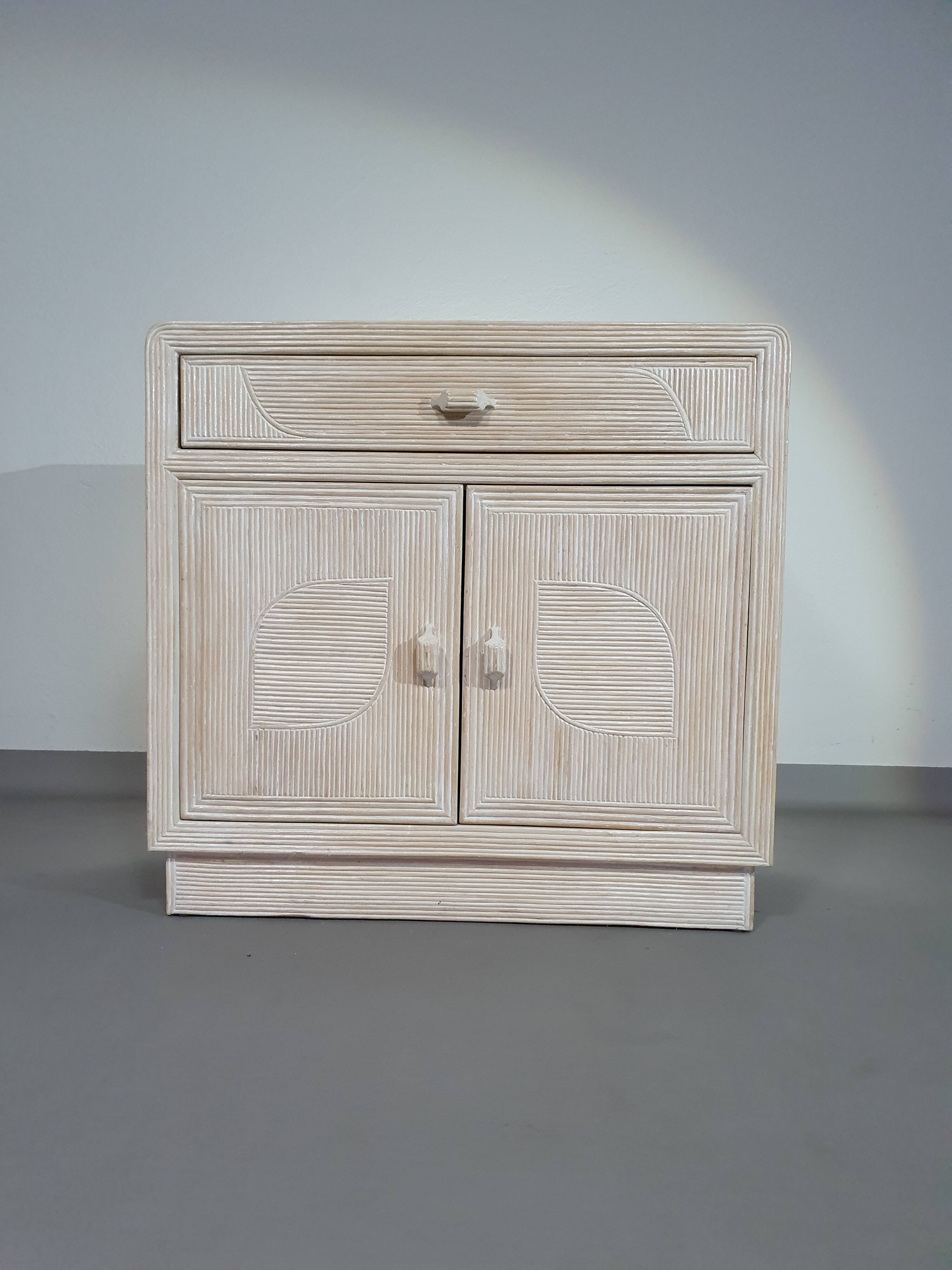 Split reed side board/cabinet 80 x 80 x 40 cm