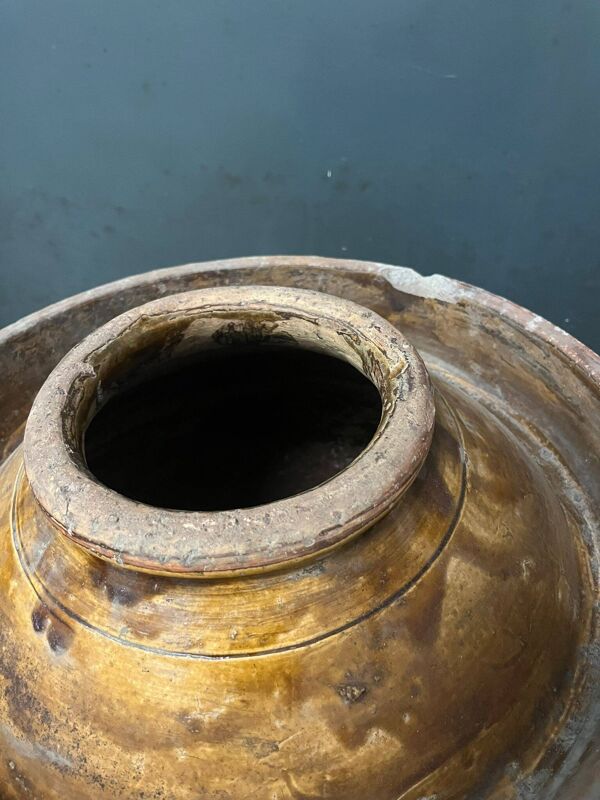 Ancienne Jarre a Vin