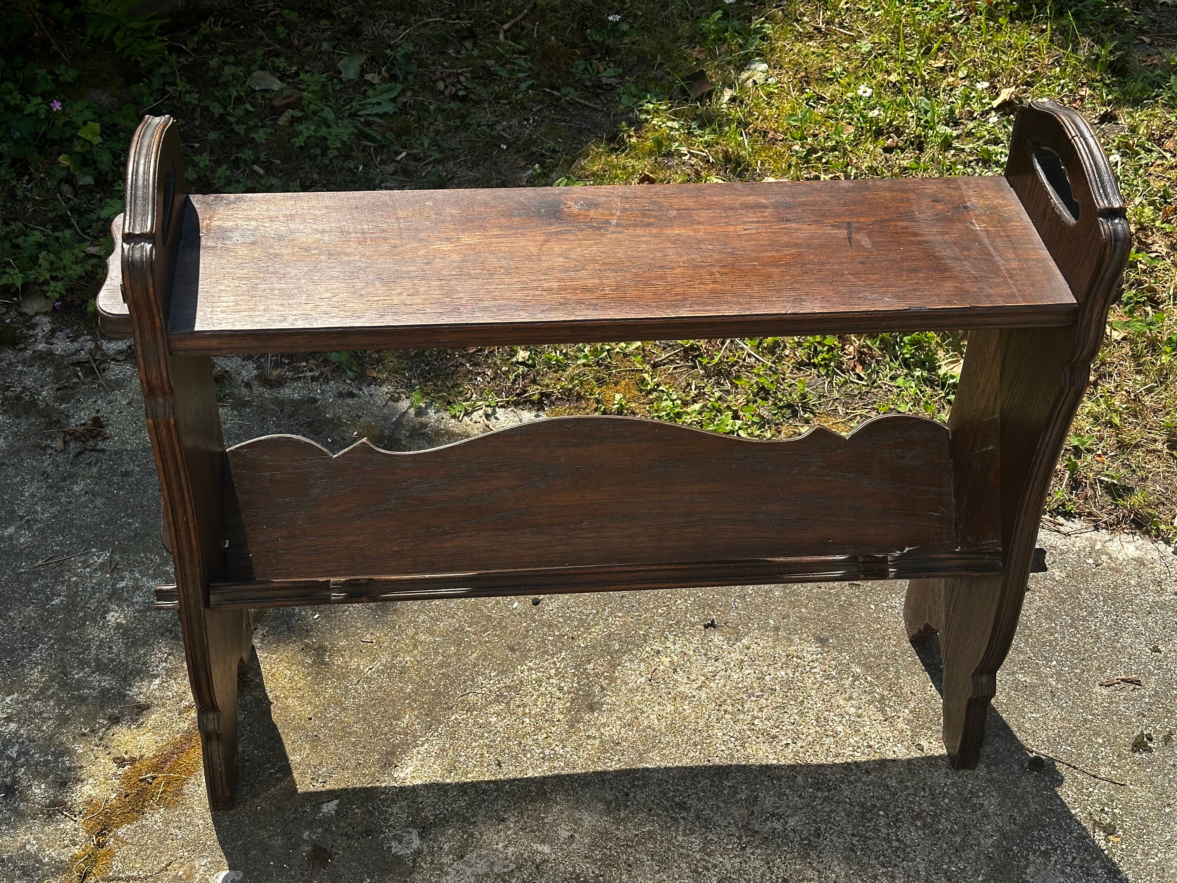 Petit porte-revues / meuble d’appoint en chêne foncé fin 19 e siècle