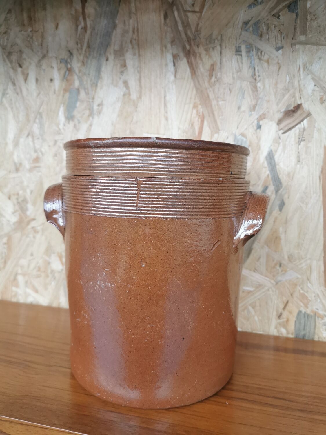 Glazed stoneware pot