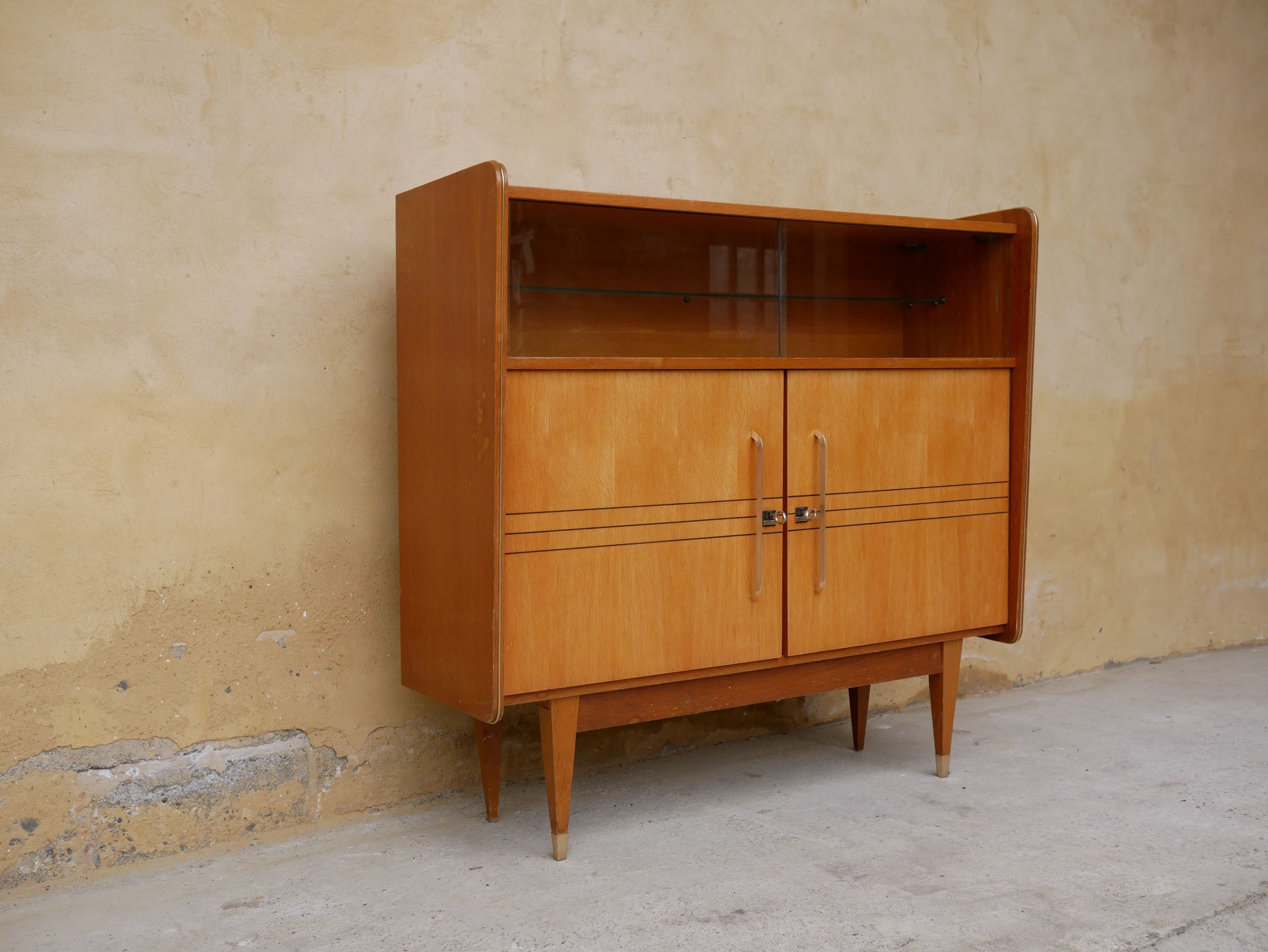 Vintage 1950s buffet