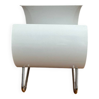 80's design and vintage magazine rack