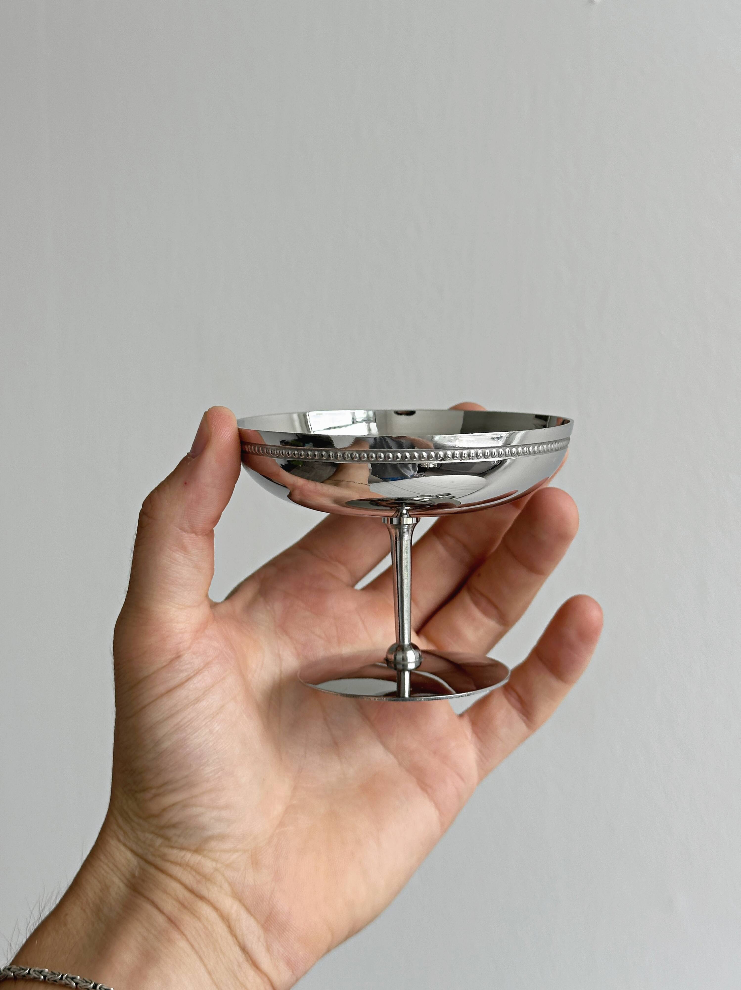 6 silver-plated metal footed bowls