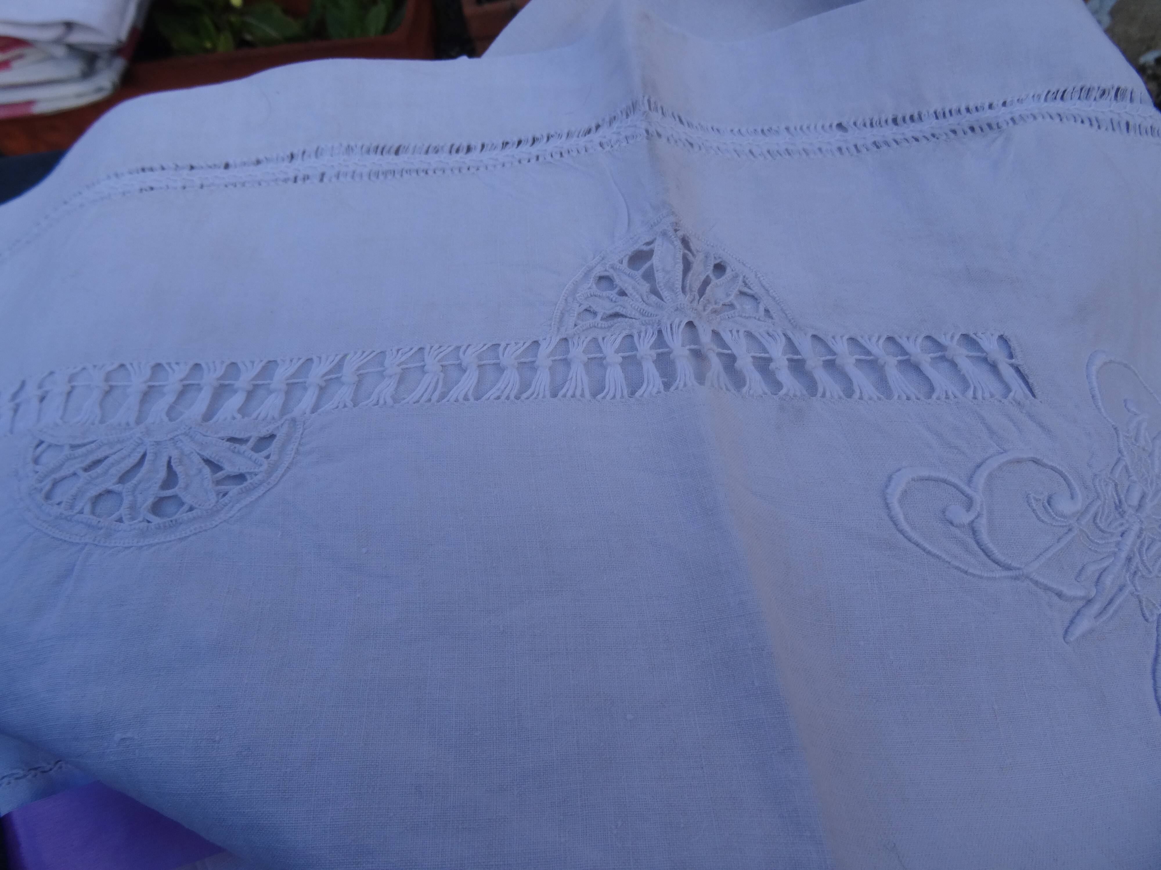 Pair of pillowcases in old linen in early 1900