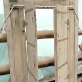 Porte ancienne en teck
