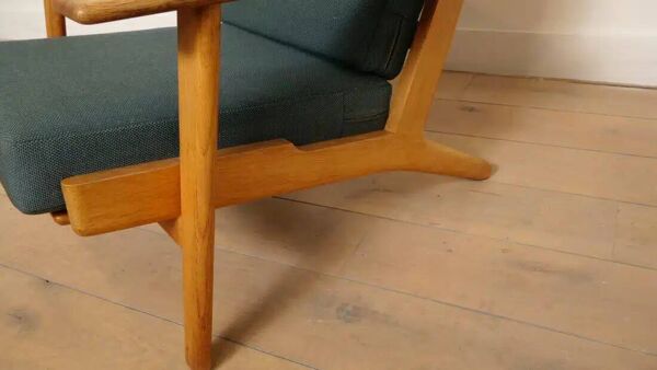 Fauteuil en chêne modèle GE290 par Hans Wegner