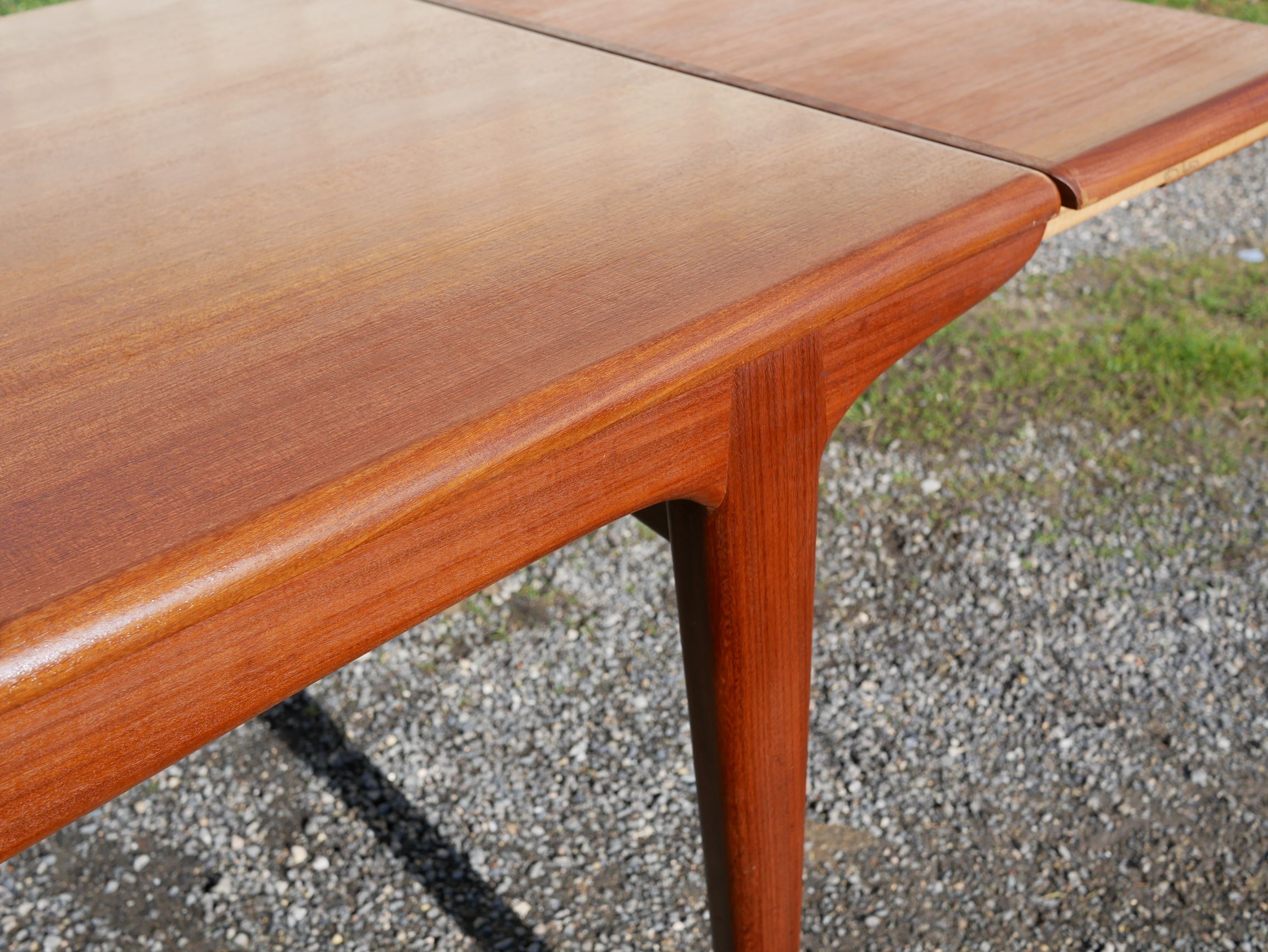 Table de repas scandinave en teck