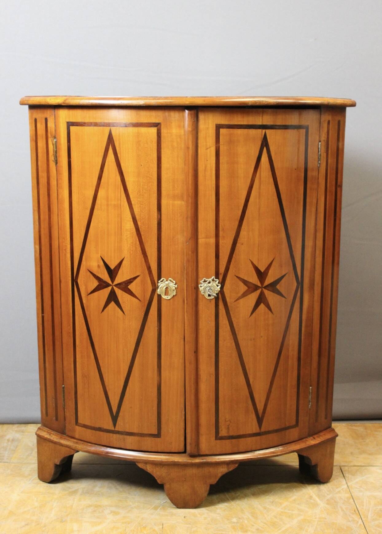 Louis XV corner cupboard with Maltese cross 18th century